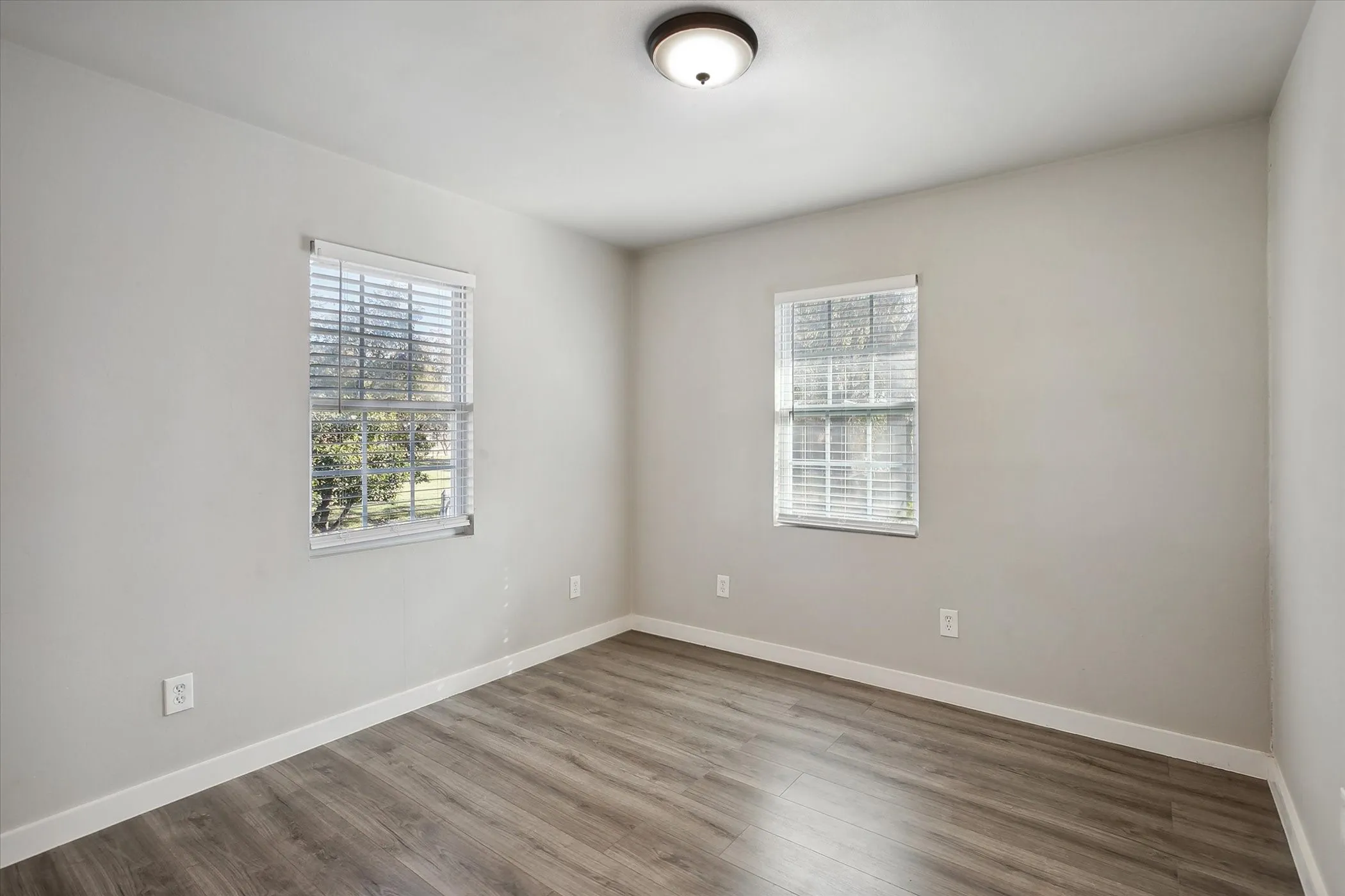 Single Family Residence For Rent in Denton County , 306 N Walnut Street, Roanoke, Texas 76262, 3 Bedroom, 1 Bathroom, Garage spaces, 966 Sqft, built in 1972, mls#21273111, Real Estate Agent in Roanoke, Homes For Rent in Denton county, Homes For Rent in Roanoke, Realtor in Roanoke Texas, Real Estate Brokerage Independent Realty Texas, Luminita Cordes Realtor