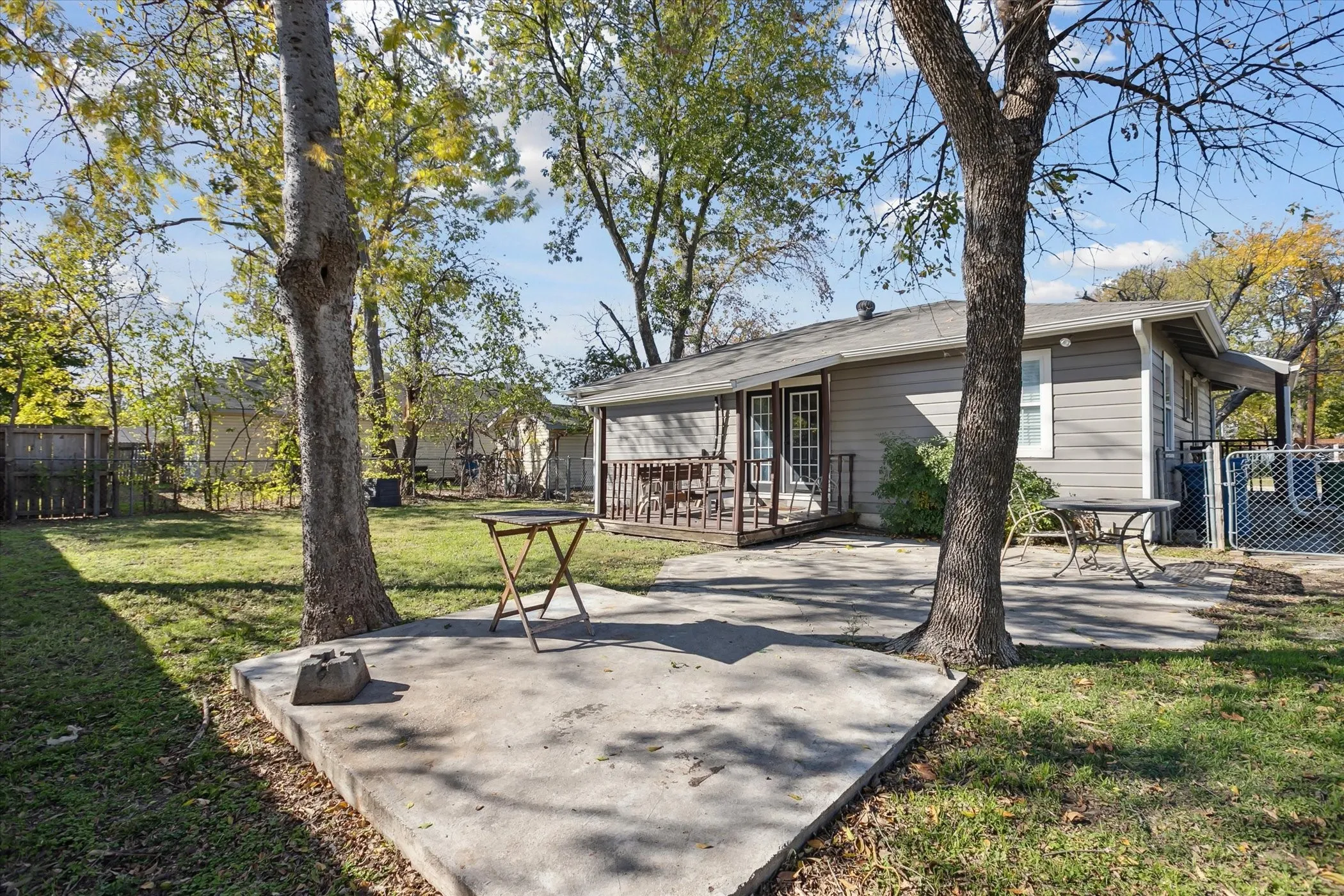 Single Family Residence For Rent in Denton County , 306 N Walnut Street, Roanoke, Texas 76262, 3 Bedroom, 1 Bathroom, Garage spaces, 966 Sqft, built in 1972, mls#21273111, Real Estate Agent in Roanoke, Homes For Rent in Denton county, Homes For Rent in Roanoke, Realtor in Roanoke Texas, Real Estate Brokerage Independent Realty Texas, Luminita Cordes Realtor