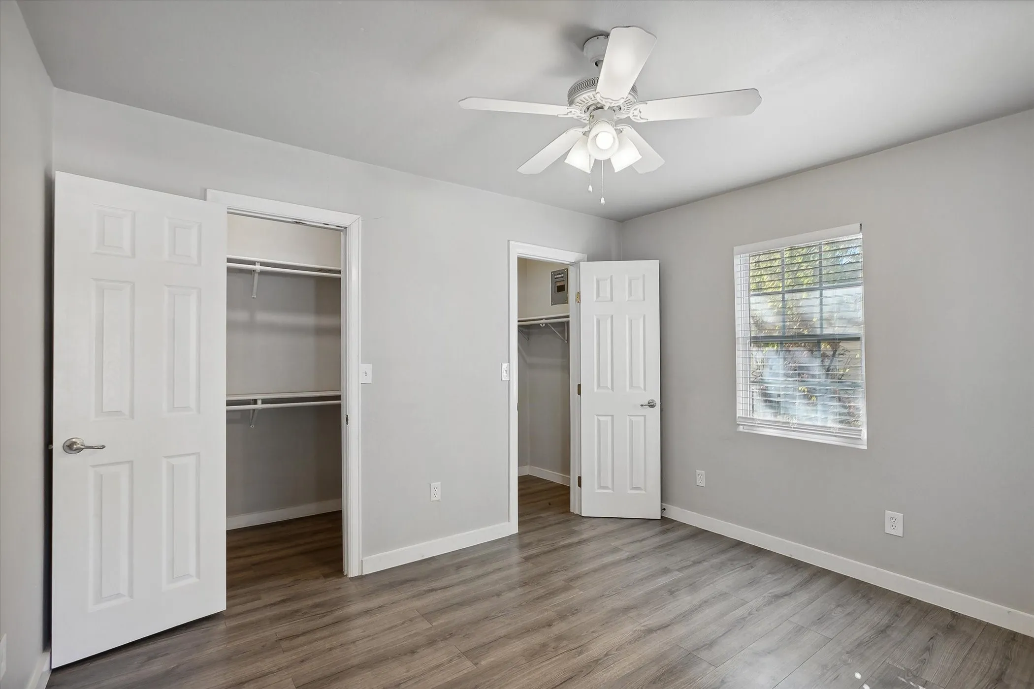 Single Family Residence For Rent in Denton County , 306 N Walnut Street, Roanoke, Texas 76262, 3 Bedroom, 1 Bathroom, Garage spaces, 966 Sqft, built in 1972, mls#21273111, Real Estate Agent in Roanoke, Homes For Rent in Denton county, Homes For Rent in Roanoke, Realtor in Roanoke Texas, Real Estate Brokerage Independent Realty Texas, Luminita Cordes Realtor