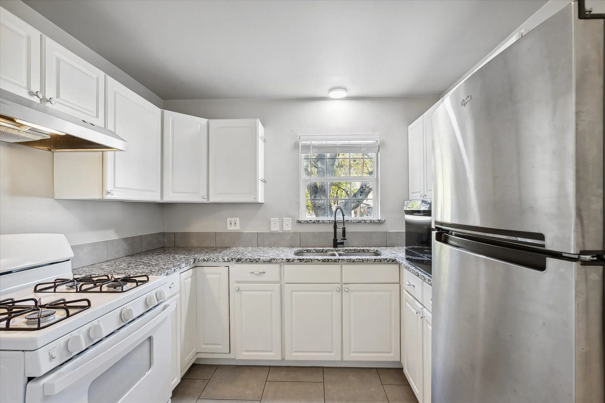 Single Family Residence For Rent in Denton County , 306 N Walnut Street, Roanoke, Texas 76262, 3 Bedroom, 1 Bathroom, Garage spaces, 966 Sqft, built in 1972, mls#21273111, Real Estate Agent in Roanoke, Homes For Rent in Denton county, Homes For Rent in Roanoke, Realtor in Roanoke Texas, Real Estate Brokerage Independent Realty Texas, Luminita Cordes Realtor