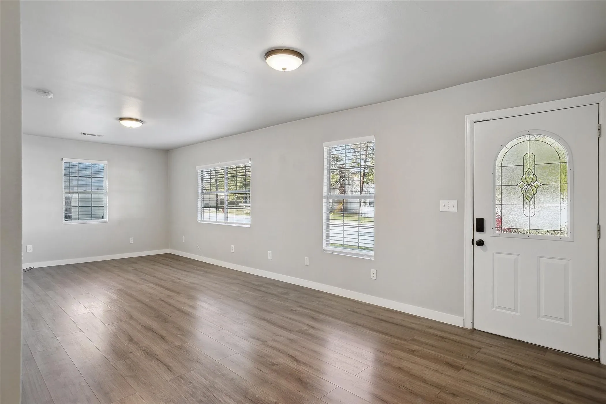 Single Family Residence For Rent in Denton County , 306 N Walnut Street, Roanoke, Texas 76262, 3 Bedroom, 1 Bathroom, Garage spaces, 966 Sqft, built in 1972, mls#21273111, Real Estate Agent in Roanoke, Homes For Rent in Denton county, Homes For Rent in Roanoke, Realtor in Roanoke Texas, Real Estate Brokerage Independent Realty Texas, Luminita Cordes Realtor