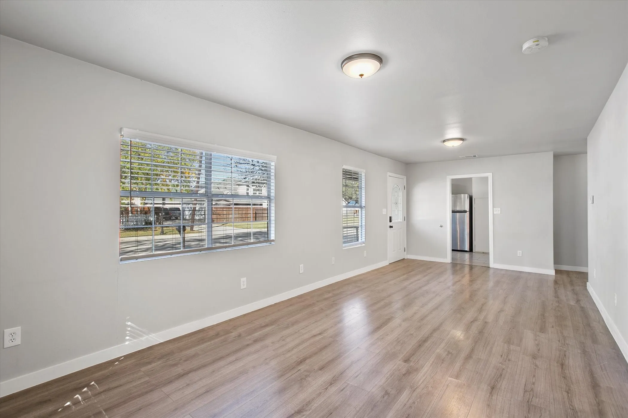 Single Family Residence For Rent in Denton County , 306 N Walnut Street, Roanoke, Texas 76262, 3 Bedroom, 1 Bathroom, Garage spaces, 966 Sqft, built in 1972, mls#21273111, Real Estate Agent in Roanoke, Homes For Rent in Denton county, Homes For Rent in Roanoke, Realtor in Roanoke Texas, Real Estate Brokerage Independent Realty Texas, Luminita Cordes Realtor