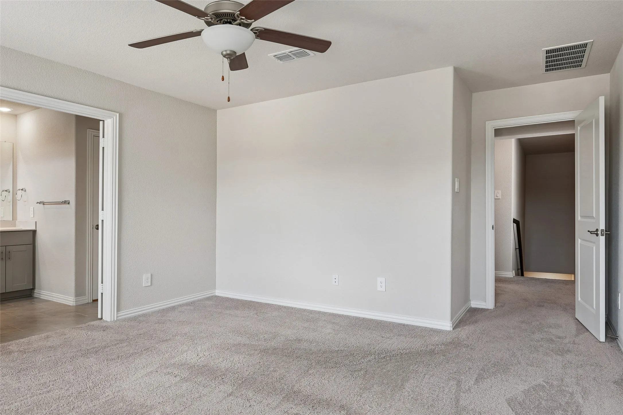 Single Family Residence For Sale in Denton County , 2669 Kings Canyon Mews, Corinth, Texas 76210, 3 Bedroom, 3 Bathroom, 2 Garage spaces, 1,893 Sqft, built in 2023, mls#21274689, Real Estate Agent in Corinth, Homes For Sale in Denton county, Homes For Sale in Corinth, Realtor in Corinth Texas, Real Estate Brokerage Independent Realty Texas, Luminita Cordes Realtor