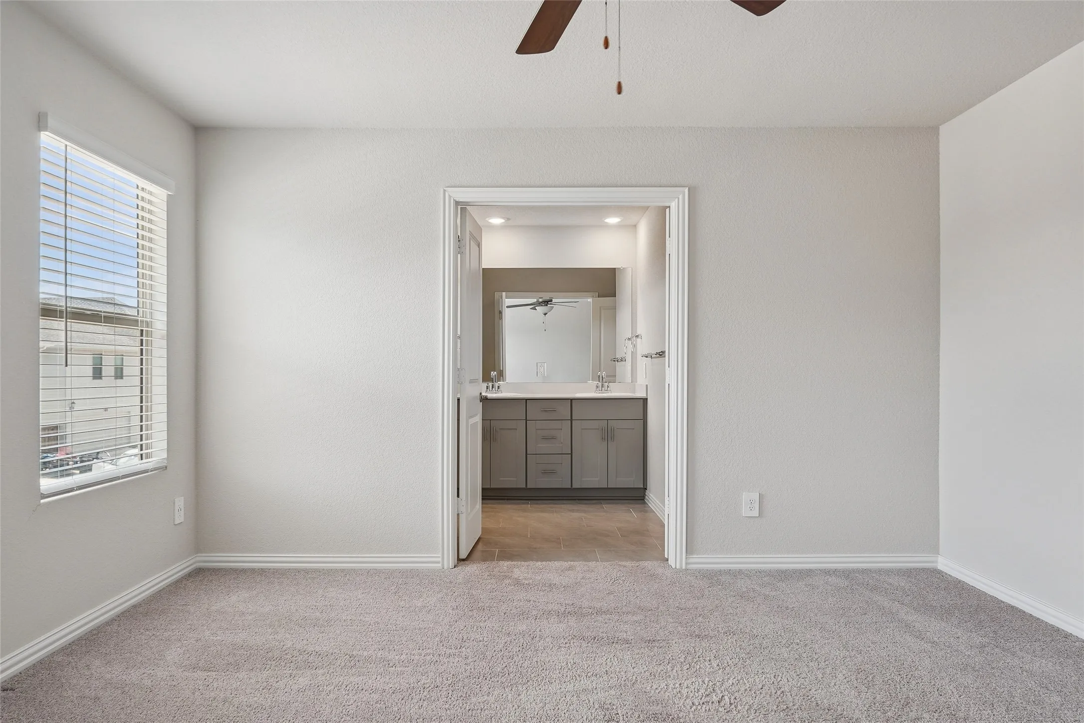 Single Family Residence For Sale in Denton County , 2669 Kings Canyon Mews, Corinth, Texas 76210, 3 Bedroom, 3 Bathroom, 2 Garage spaces, 1,893 Sqft, built in 2023, mls#21274689, Real Estate Agent in Corinth, Homes For Sale in Denton county, Homes For Sale in Corinth, Realtor in Corinth Texas, Real Estate Brokerage Independent Realty Texas, Luminita Cordes Realtor