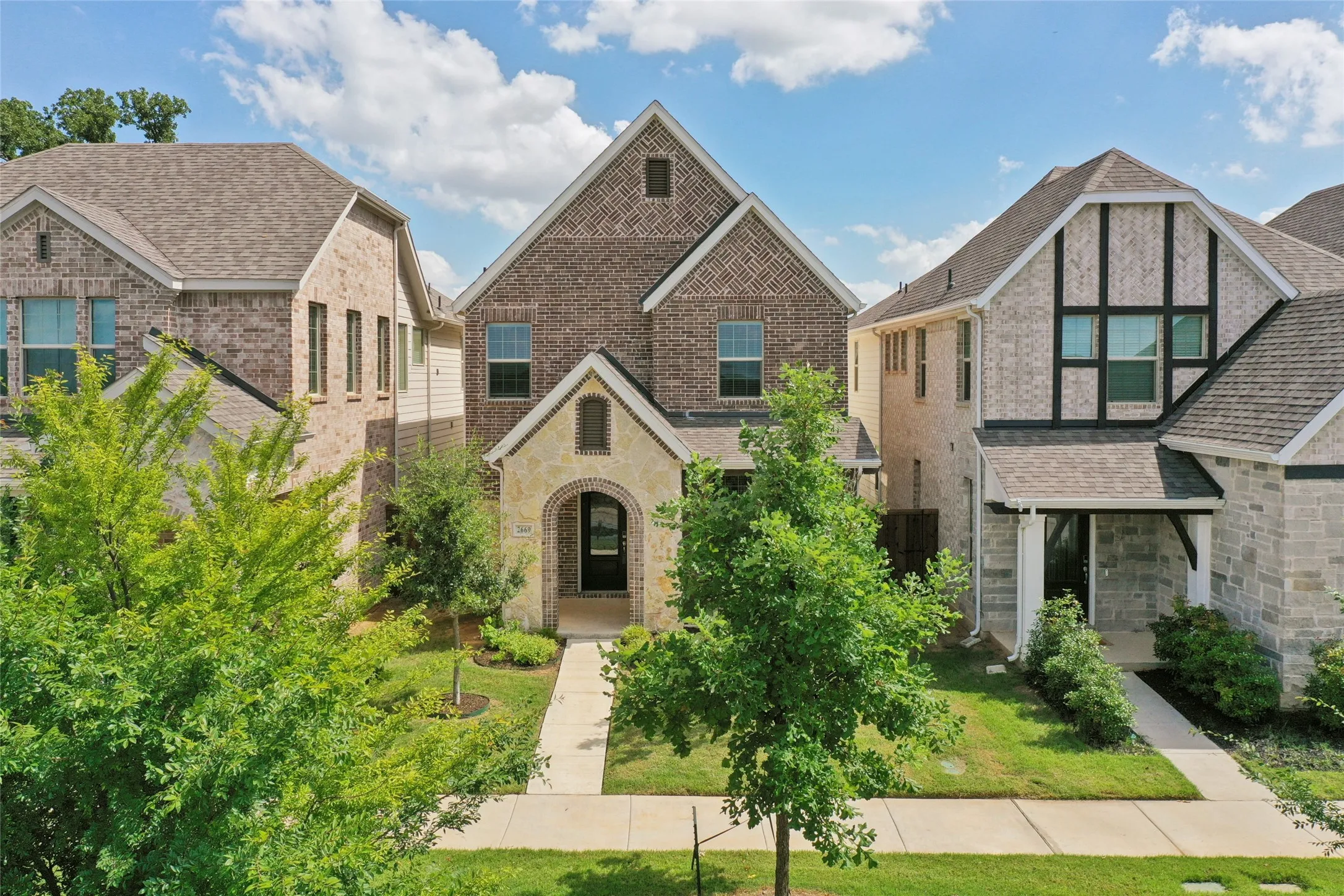 Single Family Residence For Sale in Denton County , 2669 Kings Canyon Mews, Corinth, Texas 76210, 3 Bedroom, 3 Bathroom, 2 Garage spaces, 1,893 Sqft, built in 2023, mls#21274689, Real Estate Agent in Corinth, Homes For Sale in Denton county, Homes For Sale in Corinth, Realtor in Corinth Texas, Real Estate Brokerage Independent Realty Texas, Luminita Cordes Realtor