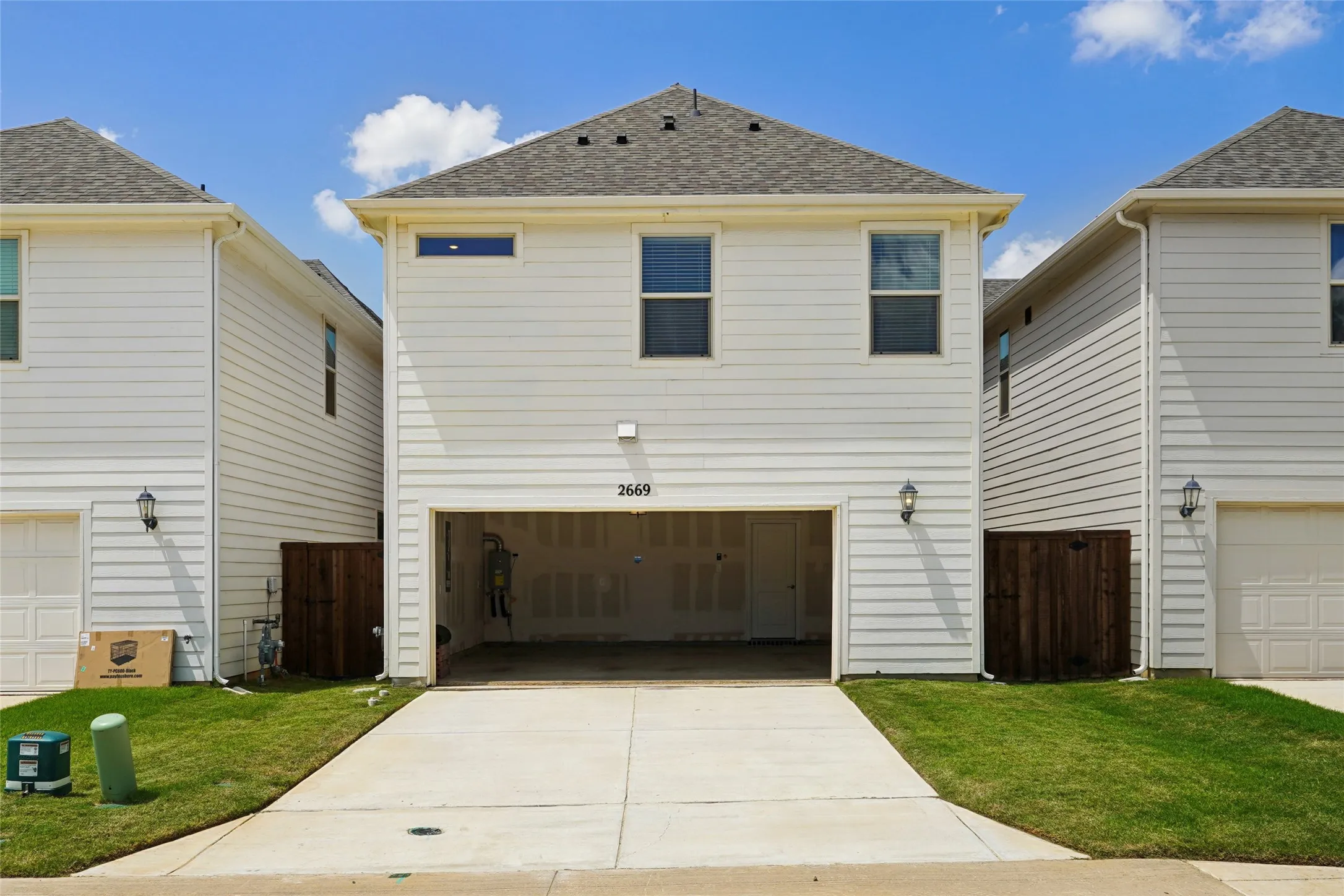 Single Family Residence For Sale in Denton County , 2669 Kings Canyon Mews, Corinth, Texas 76210, 3 Bedroom, 3 Bathroom, 2 Garage spaces, 1,893 Sqft, built in 2023, mls#21274689, Real Estate Agent in Corinth, Homes For Sale in Denton county, Homes For Sale in Corinth, Realtor in Corinth Texas, Real Estate Brokerage Independent Realty Texas, Luminita Cordes Realtor