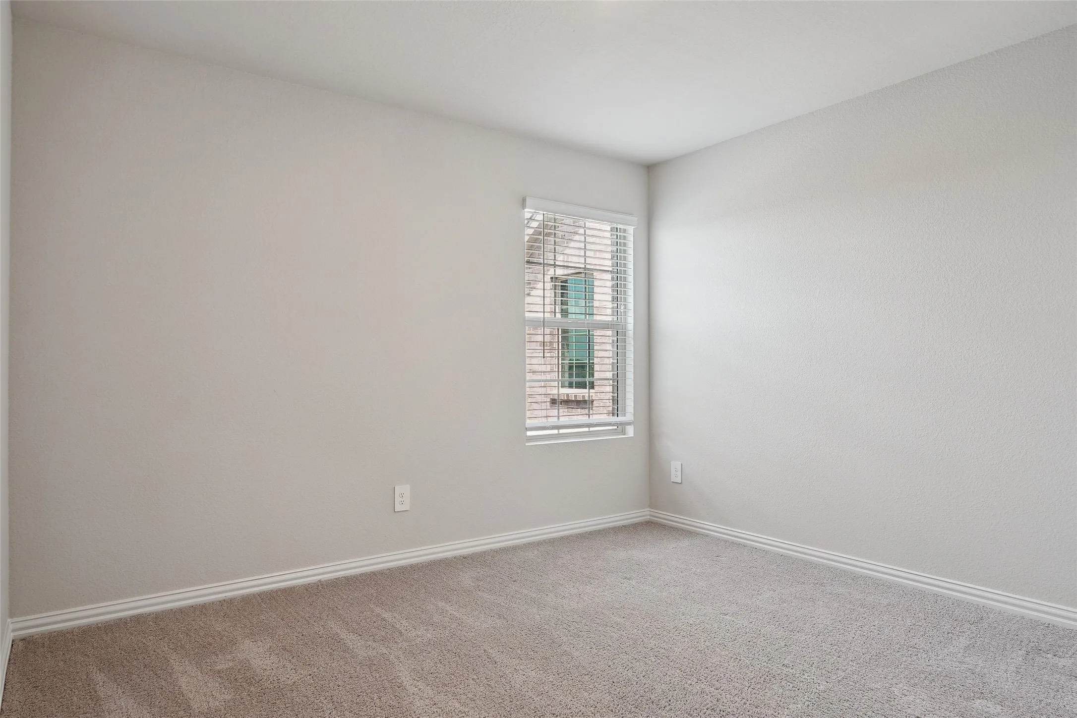 Single Family Residence For Sale in Denton County , 2669 Kings Canyon Mews, Corinth, Texas 76210, 3 Bedroom, 3 Bathroom, 2 Garage spaces, 1,893 Sqft, built in 2023, mls#21274689, Real Estate Agent in Corinth, Homes For Sale in Denton county, Homes For Sale in Corinth, Realtor in Corinth Texas, Real Estate Brokerage Independent Realty Texas, Luminita Cordes Realtor