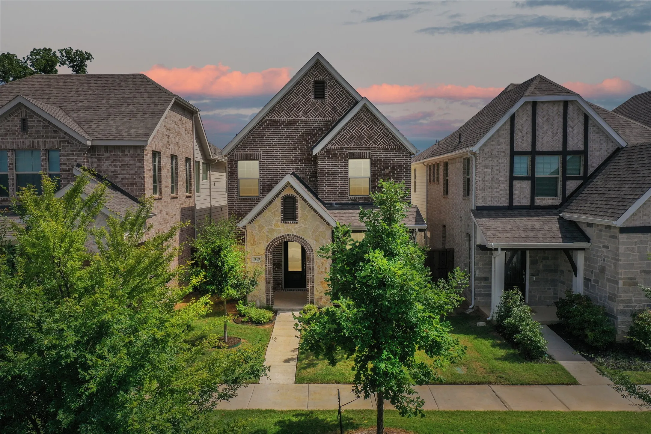 Single Family Residence For Sale in Denton County , 2669 Kings Canyon Mews, Corinth, Texas 76210, 3 Bedroom, 3 Bathroom, 2 Garage spaces, 1,893 Sqft, built in 2023, mls#21274689, Real Estate Agent in Corinth, Homes For Sale in Denton county, Homes For Sale in Corinth, Realtor in Corinth Texas, Real Estate Brokerage Independent Realty Texas, Luminita Cordes Realtor