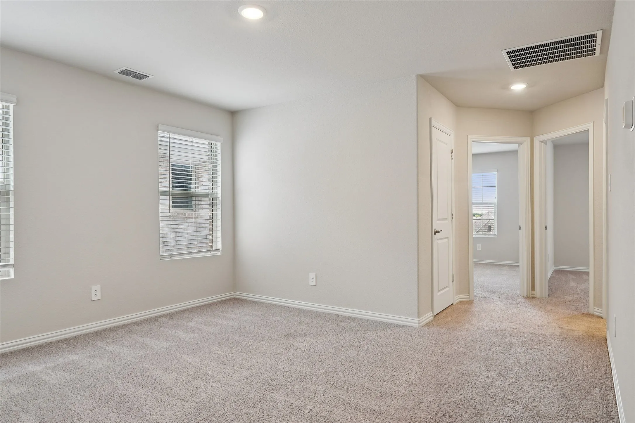 Single Family Residence For Sale in Denton County , 2669 Kings Canyon Mews, Corinth, Texas 76210, 3 Bedroom, 3 Bathroom, 2 Garage spaces, 1,893 Sqft, built in 2023, mls#21274689, Real Estate Agent in Corinth, Homes For Sale in Denton county, Homes For Sale in Corinth, Realtor in Corinth Texas, Real Estate Brokerage Independent Realty Texas, Luminita Cordes Realtor