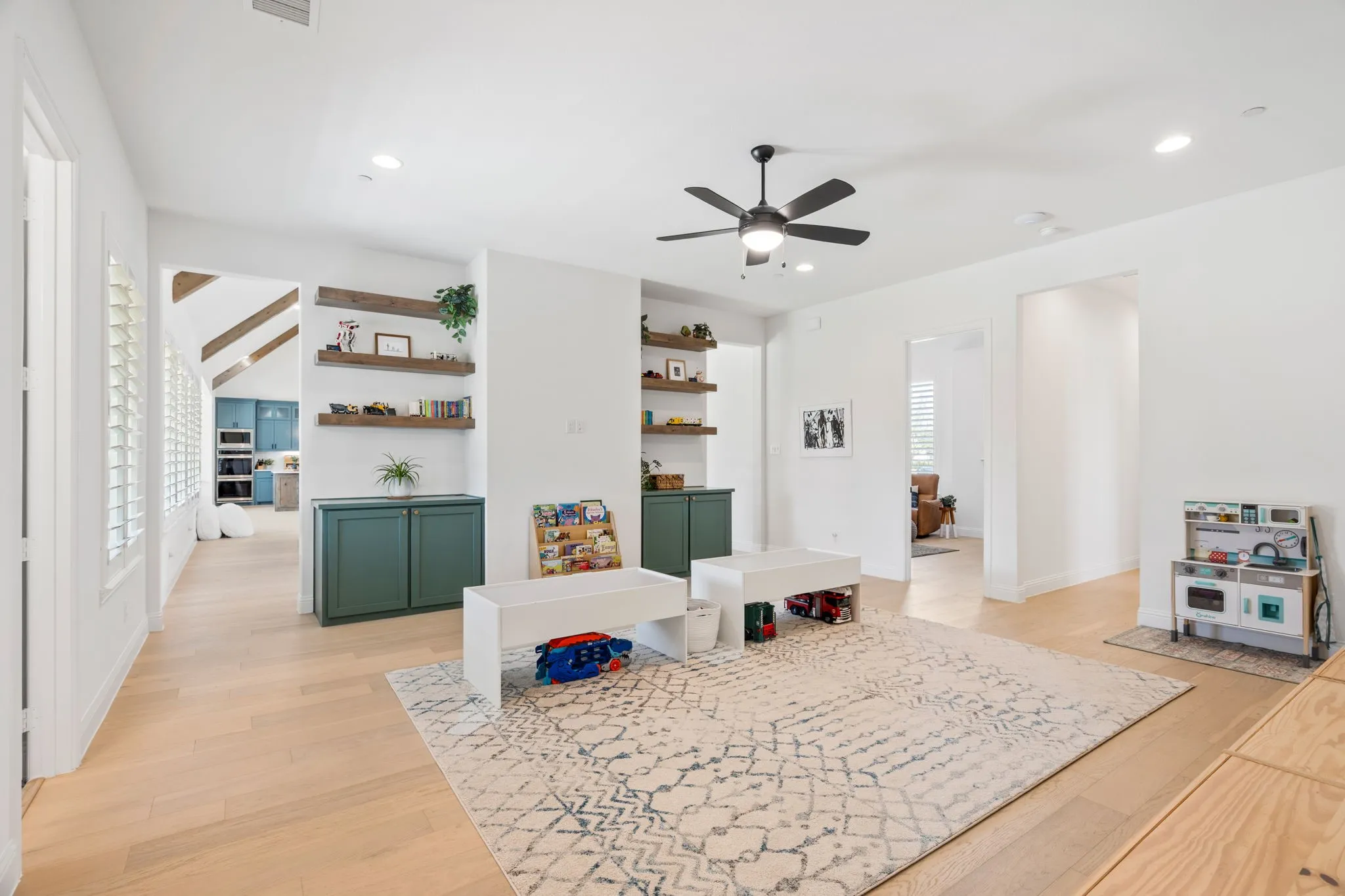 Versatile layout can remain open or be enclosed for added privacy.