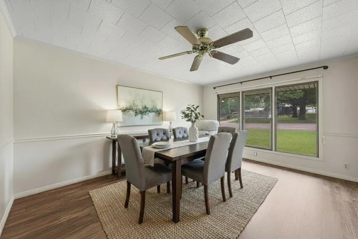 Single Family Residence For Sale in Mc Lennan County , 608 W Spring Street, West, Texas 76691, 3 Bedroom, 3 Bathroom, Garage spaces, 2,140 Sqft, built in 1983, mls#21270726, Real Estate Agent in West, Homes For Sale in Mc Lennan county, Homes For Sale in West, Realtor in West Texas, Real Estate Brokerage Independent Realty Texas, Luminita Cordes Realtor