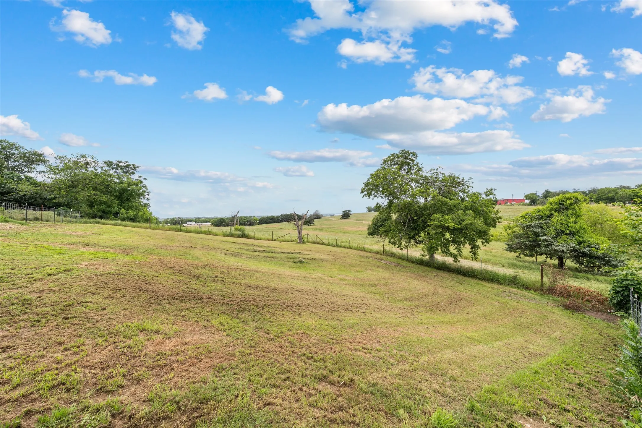 Single Family Residence For Sale in Mc Lennan County , 608 W Spring Street, West, Texas 76691, 3 Bedroom, 3 Bathroom, Garage spaces, 2,140 Sqft, built in 1983, mls#21270726, Real Estate Agent in West, Homes For Sale in Mc Lennan county, Homes For Sale in West, Realtor in West Texas, Real Estate Brokerage Independent Realty Texas, Luminita Cordes Realtor