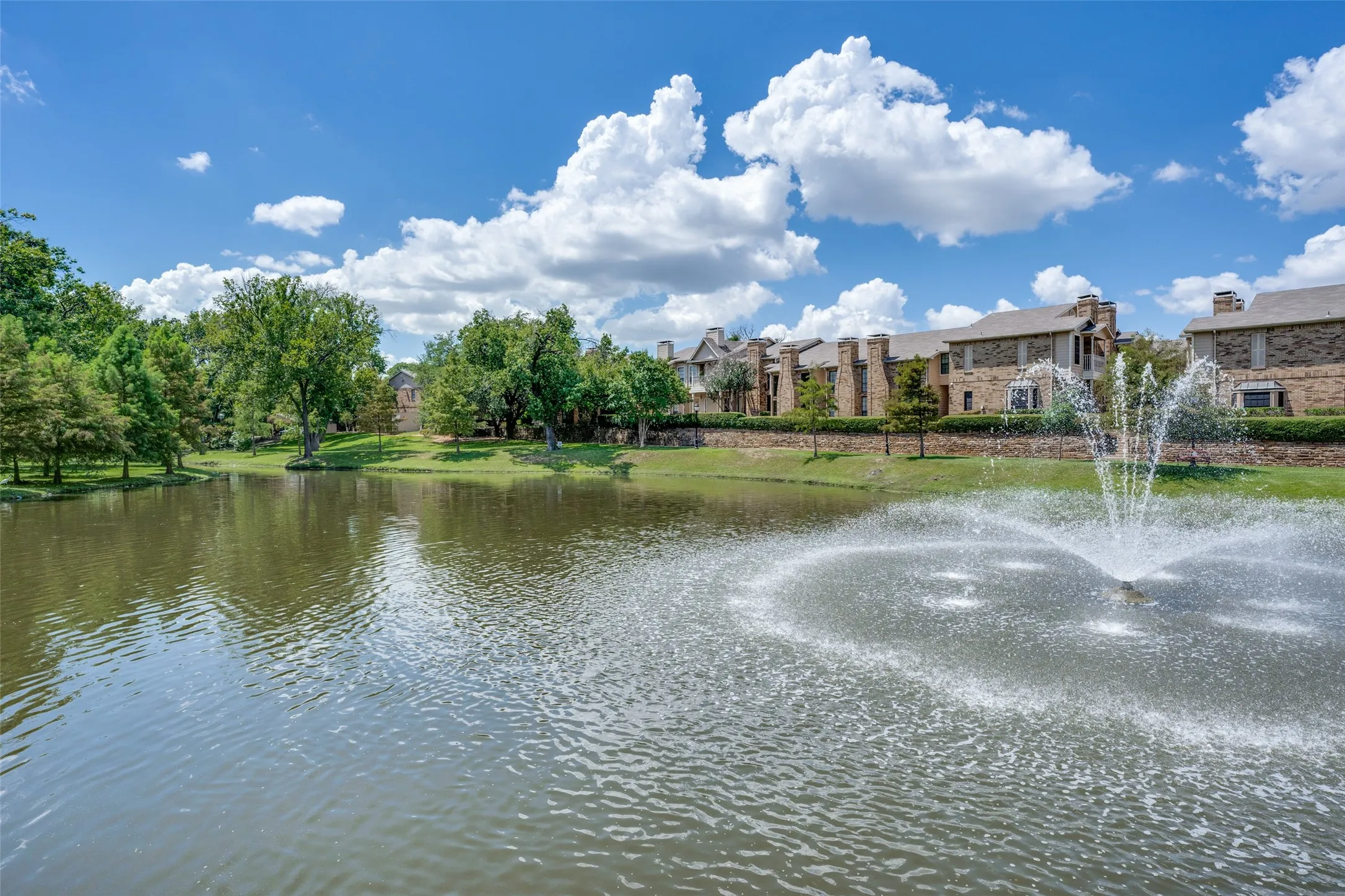 Condominium For Sale in Dallas County , 14277 Preston Road 1012, Dallas, Texas 75254, 1 Bedroom, 1 Bathroom, Garage spaces, 786 Sqft, built in 1982, Price $179,900, mls#21274604, Real Estate Agent in Dallas, Homes For Sale in Dallas county, Homes For Sale in Dallas, Realtor in Dallas Texas, Real Estate Brokerage Independent Realty Texas, Luminita Cordes Realtor