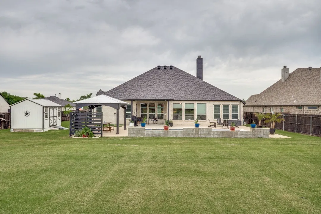 Single Family Residence For Sale in Denton County , 14825 Crystal Spring Drive, Justin, Texas 76247, 5 Bedroom, 3 Bathroom, 3 Garage spaces, 2,805 Sqft, built in 2021, mls#21274109, Real Estate Agent in Justin, Homes For Sale in Denton county, Homes For Sale in Justin, Realtor in Justin Texas, Real Estate Brokerage Independent Realty Texas, Luminita Cordes Realtor
