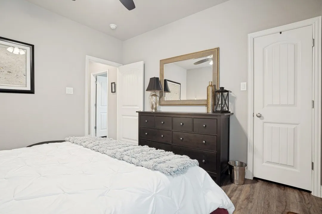 Guest bedroom 2