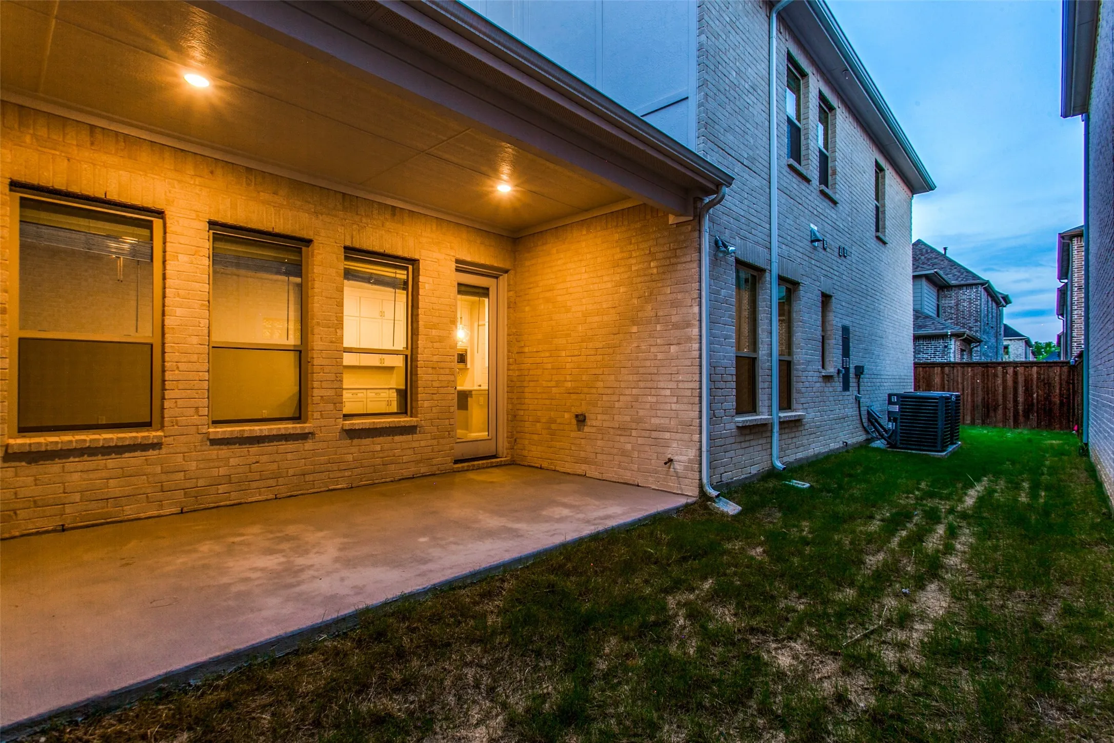Covered patio with recessed lighting