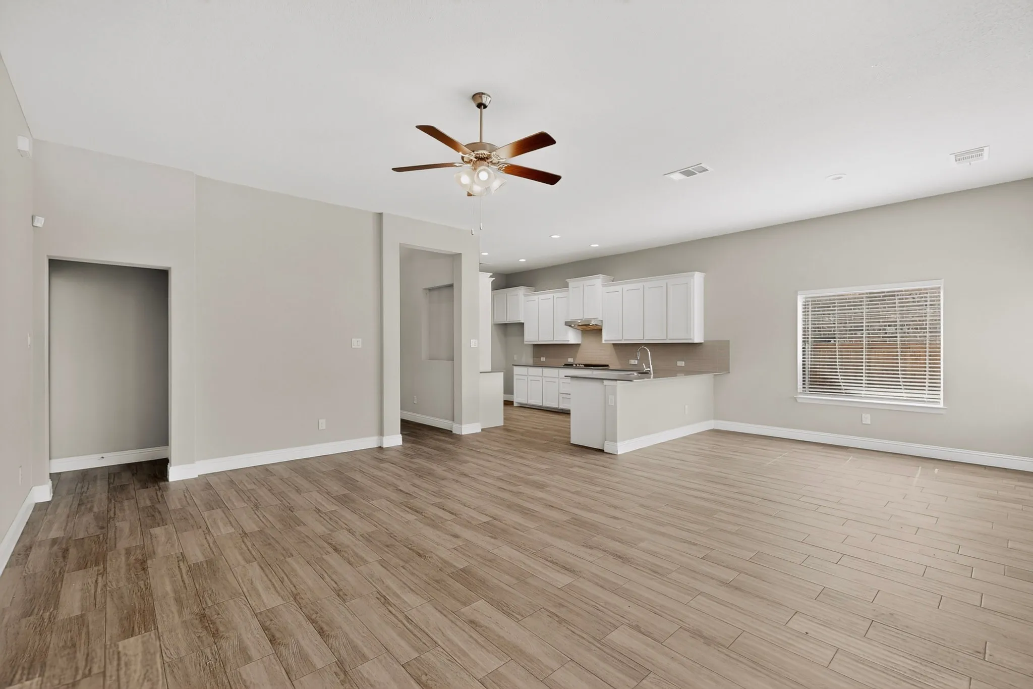 Single Family Residence For Sale in Denton County , 1021 Camphor Street, Hickory Creek, Texas 75065, 4 Bedroom, 3 Bathroom, 2 Garage spaces, 2,615 Sqft, built in 2021, Price $510,000, mls#21274500, Real Estate Agent in Hickory Creek, Homes For Sale in Denton county, Homes For Sale in Hickory Creek, Realtor in Hickory Creek Texas, Real Estate Brokerage Independent Realty Texas, Luminita Cordes Realtor