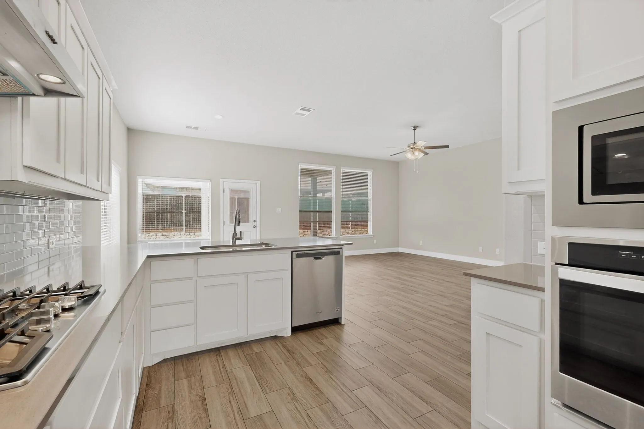 Single Family Residence For Sale in Denton County , 1021 Camphor Street, Hickory Creek, Texas 75065, 4 Bedroom, 3 Bathroom, 2 Garage spaces, 2,615 Sqft, built in 2021, Price $510,000, mls#21274500, Real Estate Agent in Hickory Creek, Homes For Sale in Denton county, Homes For Sale in Hickory Creek, Realtor in Hickory Creek Texas, Real Estate Brokerage Independent Realty Texas, Luminita Cordes Realtor