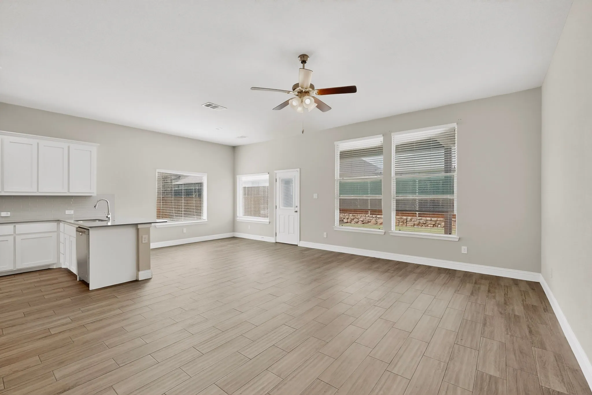 Single Family Residence For Sale in Denton County , 1021 Camphor Street, Hickory Creek, Texas 75065, 4 Bedroom, 3 Bathroom, 2 Garage spaces, 2,615 Sqft, built in 2021, Price $510,000, mls#21274500, Real Estate Agent in Hickory Creek, Homes For Sale in Denton county, Homes For Sale in Hickory Creek, Realtor in Hickory Creek Texas, Real Estate Brokerage Independent Realty Texas, Luminita Cordes Realtor