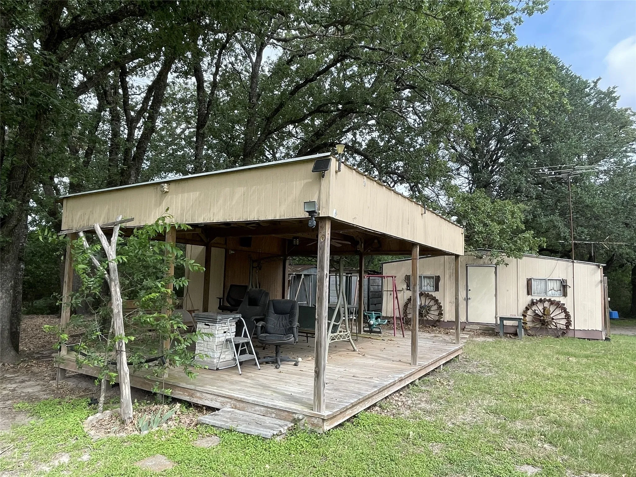 Farm For Sale in Navarro County , 11700 Fm 642, Purdon, Texas 76679, 3 Bedrooms, 2 Bathrooms, 2 Garage spaces, 2,094 Sqft, built in 1978, Price $450,000, mls#21274550, Real Estate Agent in Purdon, Homes For Sale in Navarro county, Homes For Sale in Purdon, Realtor in Purdon Texas, Real Estate Brokerage Independent Realty Texas, Luminita Cordes Realtor