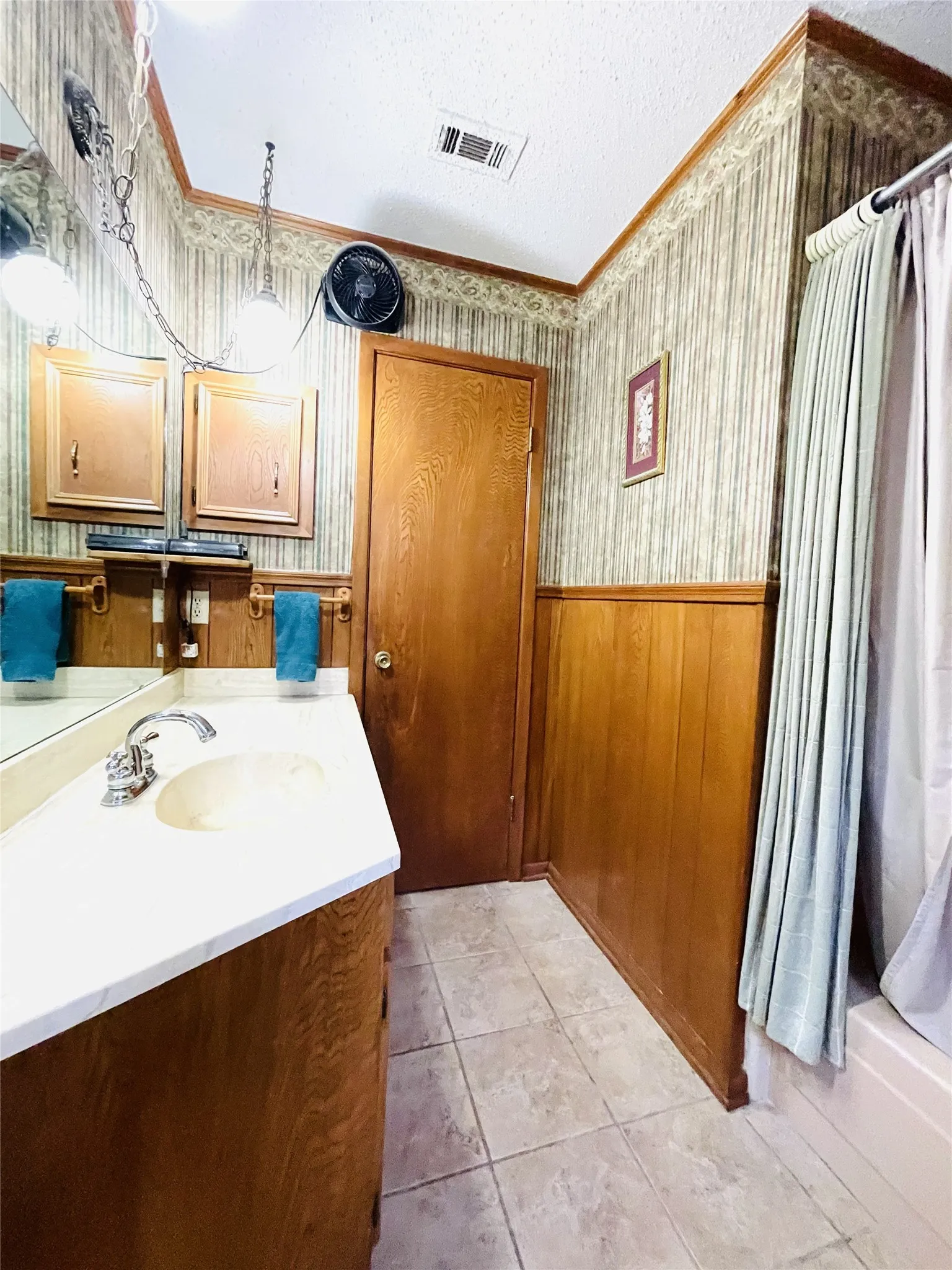 Farm For Sale in Navarro County , 11700 Fm 642, Purdon, Texas 76679, 3 Bedrooms, 2 Bathrooms, 2 Garage spaces, 2,094 Sqft, built in 1978, Price $450,000, mls#21274550, Real Estate Agent in Purdon, Homes For Sale in Navarro county, Homes For Sale in Purdon, Realtor in Purdon Texas, Real Estate Brokerage Independent Realty Texas, Luminita Cordes Realtor