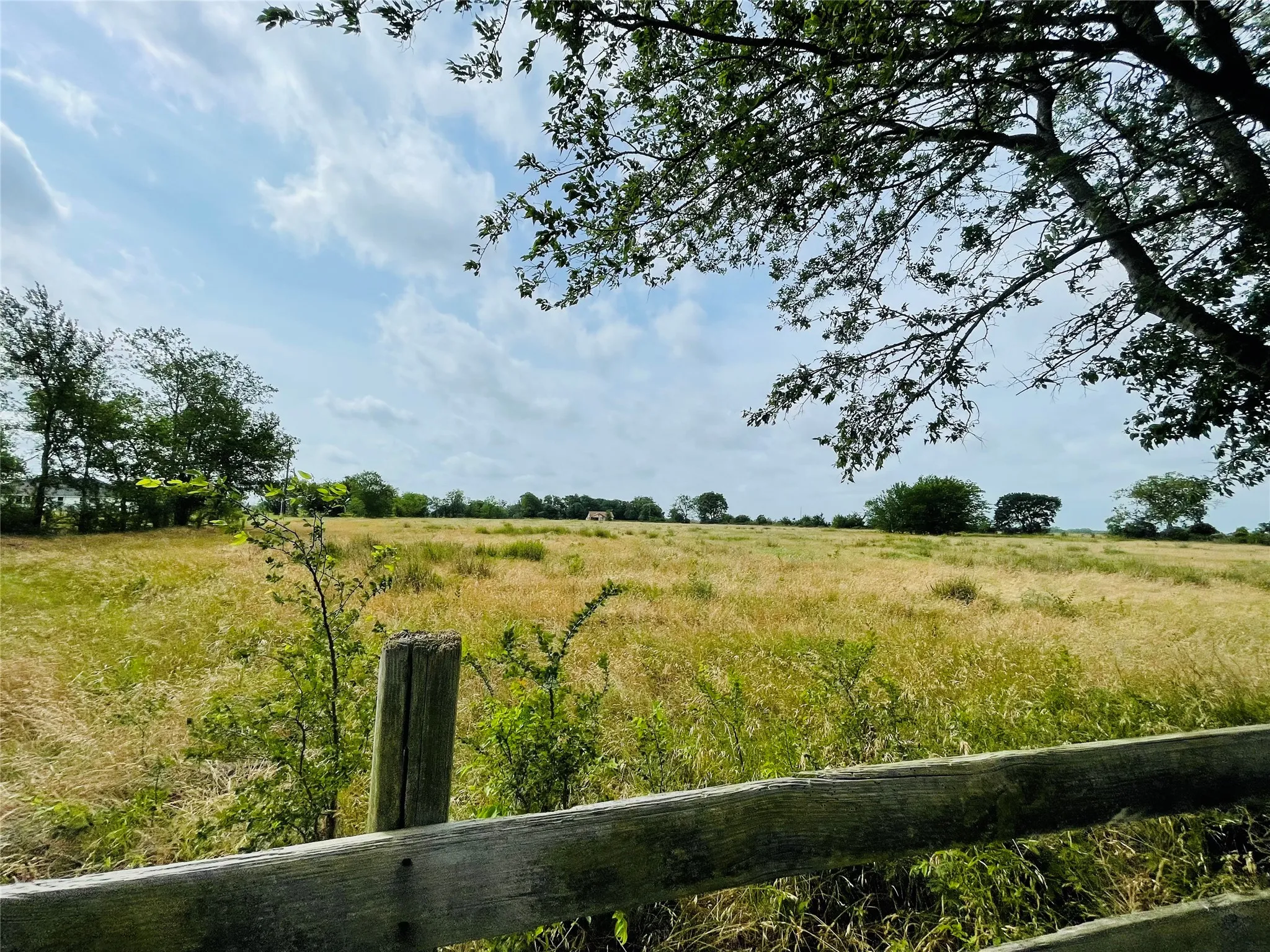 Farm For Sale in Navarro County , 11700 Fm 642, Purdon, Texas 76679, 3 Bedrooms, 2 Bathrooms, 2 Garage spaces, 2,094 Sqft, built in 1978, Price $450,000, mls#21274550, Real Estate Agent in Purdon, Homes For Sale in Navarro county, Homes For Sale in Purdon, Realtor in Purdon Texas, Real Estate Brokerage Independent Realty Texas, Luminita Cordes Realtor