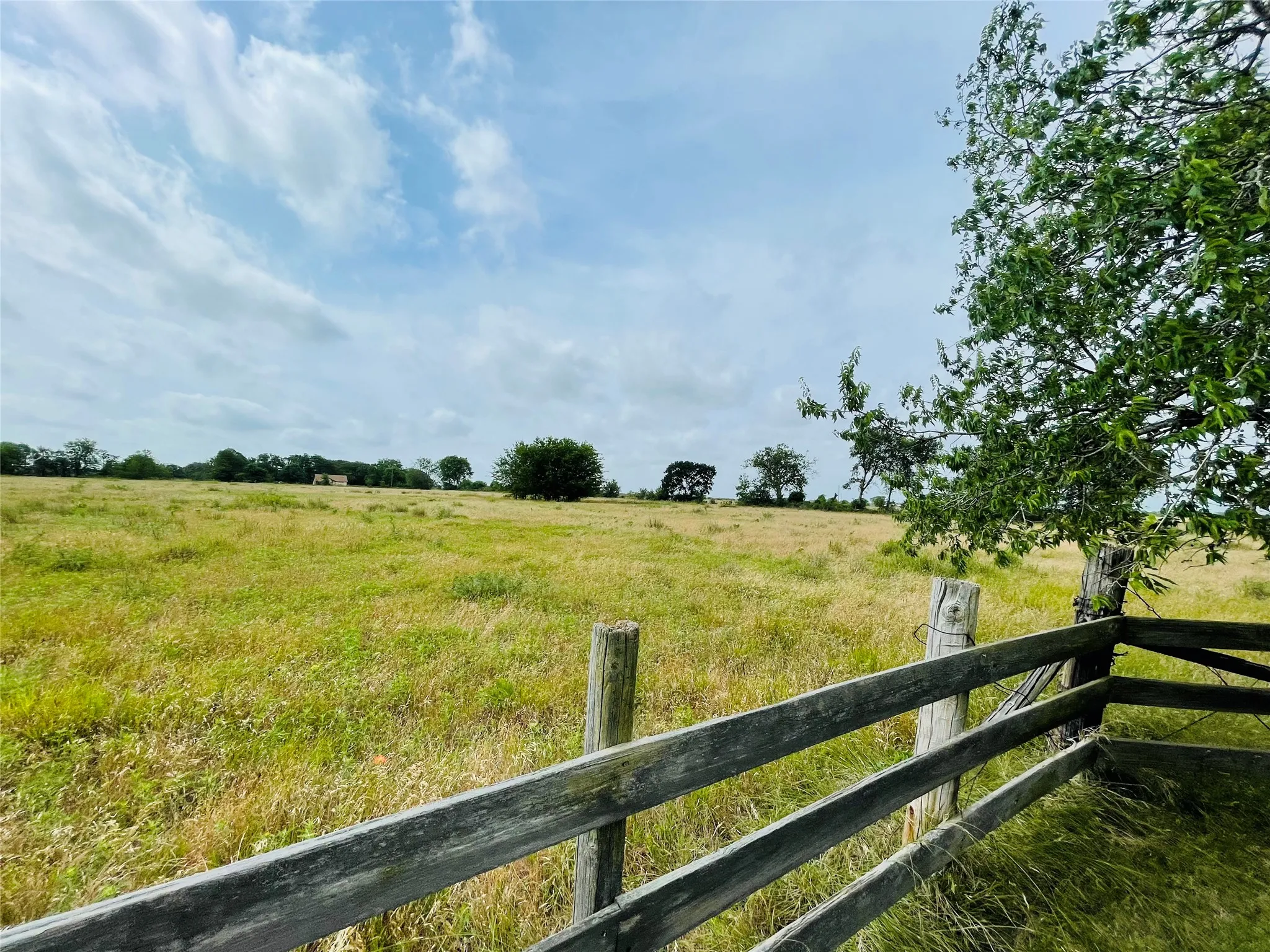 Farm For Sale in Navarro County , 11700 Fm 642, Purdon, Texas 76679, 3 Bedrooms, 2 Bathrooms, 2 Garage spaces, 2,094 Sqft, built in 1978, Price $450,000, mls#21274550, Real Estate Agent in Purdon, Homes For Sale in Navarro county, Homes For Sale in Purdon, Realtor in Purdon Texas, Real Estate Brokerage Independent Realty Texas, Luminita Cordes Realtor