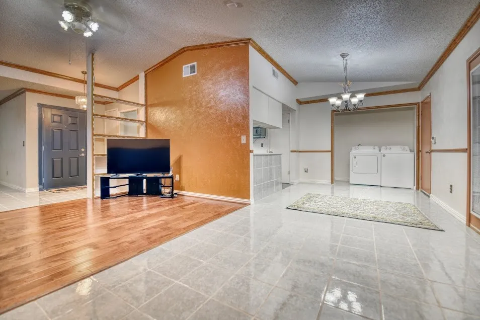 Single Family Residence For Sale in Dallas County , 3224 Rockne Lane, Mesquite, Texas 75150, 3 Bedroom, 2 Bathroom, 2 Garage spaces, 1,642 Sqft, built in 1974, mls#21274061, Real Estate Agent in Mesquite, Homes For Sale in Dallas county, Homes For Sale in Mesquite, Realtor in Mesquite Texas, Real Estate Brokerage Independent Realty Texas, Luminita Cordes Realtor
