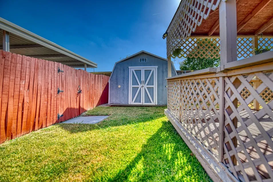 Single Family Residence For Sale in Dallas County , 3224 Rockne Lane, Mesquite, Texas 75150, 3 Bedroom, 2 Bathroom, 2 Garage spaces, 1,642 Sqft, built in 1974, mls#21274061, Real Estate Agent in Mesquite, Homes For Sale in Dallas county, Homes For Sale in Mesquite, Realtor in Mesquite Texas, Real Estate Brokerage Independent Realty Texas, Luminita Cordes Realtor