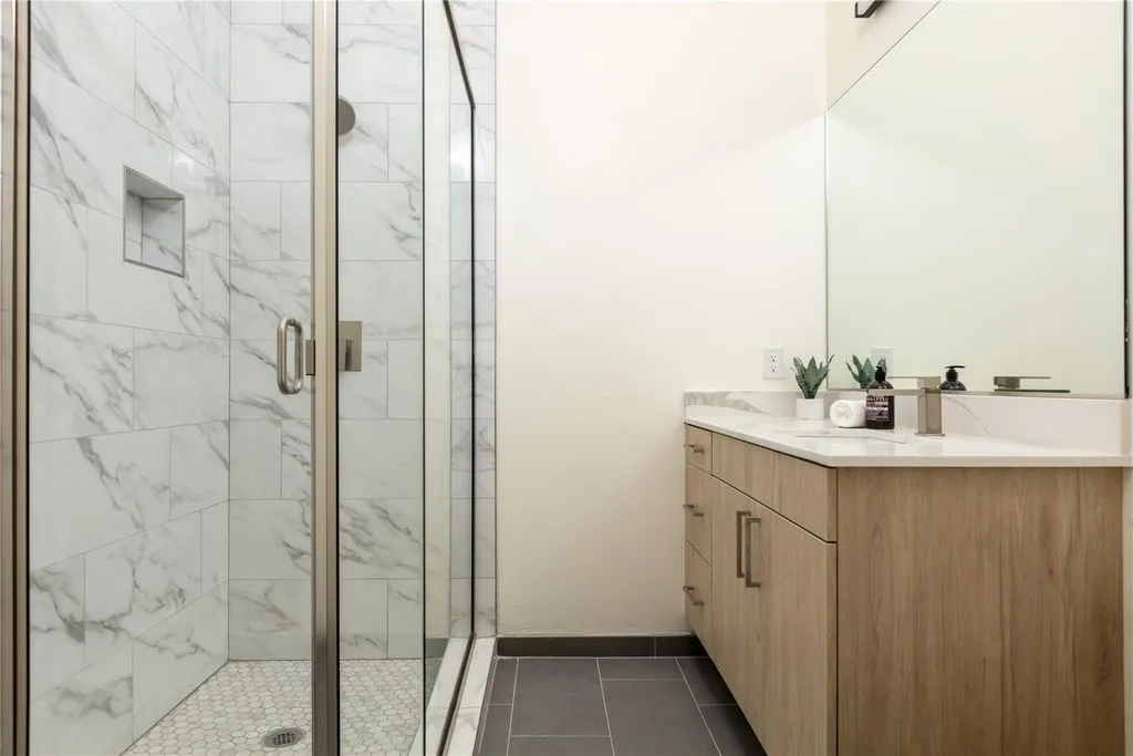 Condominium For Sale in Dallas County , 1901 S Harwood Street 106, Dallas, Texas 75215, 2 Bedroom, 3 Bathroom, Garage spaces, 1,730 Sqft, built in 2021, mls#21274777, Real Estate Agent in Dallas, Homes For Sale in Dallas county, Homes For Sale in Dallas, Realtor in Dallas Texas, Real Estate Brokerage Independent Realty Texas, Luminita Cordes Realtor