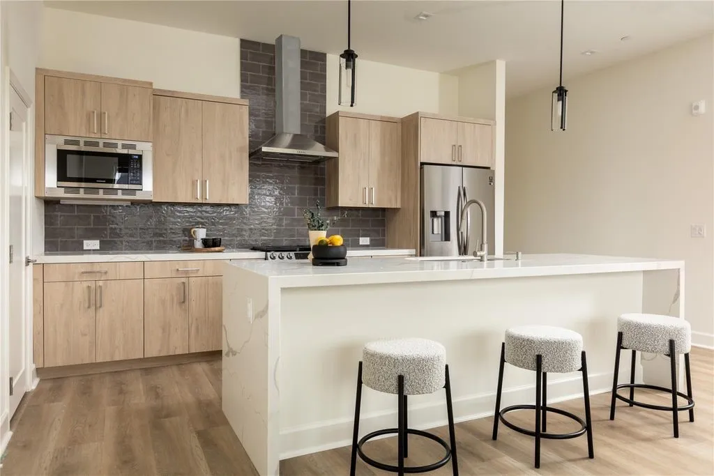 Condominium For Sale in Dallas County , 1901 S Harwood Street 106, Dallas, Texas 75215, 2 Bedroom, 3 Bathroom, Garage spaces, 1,730 Sqft, built in 2021, mls#21274777, Real Estate Agent in Dallas, Homes For Sale in Dallas county, Homes For Sale in Dallas, Realtor in Dallas Texas, Real Estate Brokerage Independent Realty Texas, Luminita Cordes Realtor