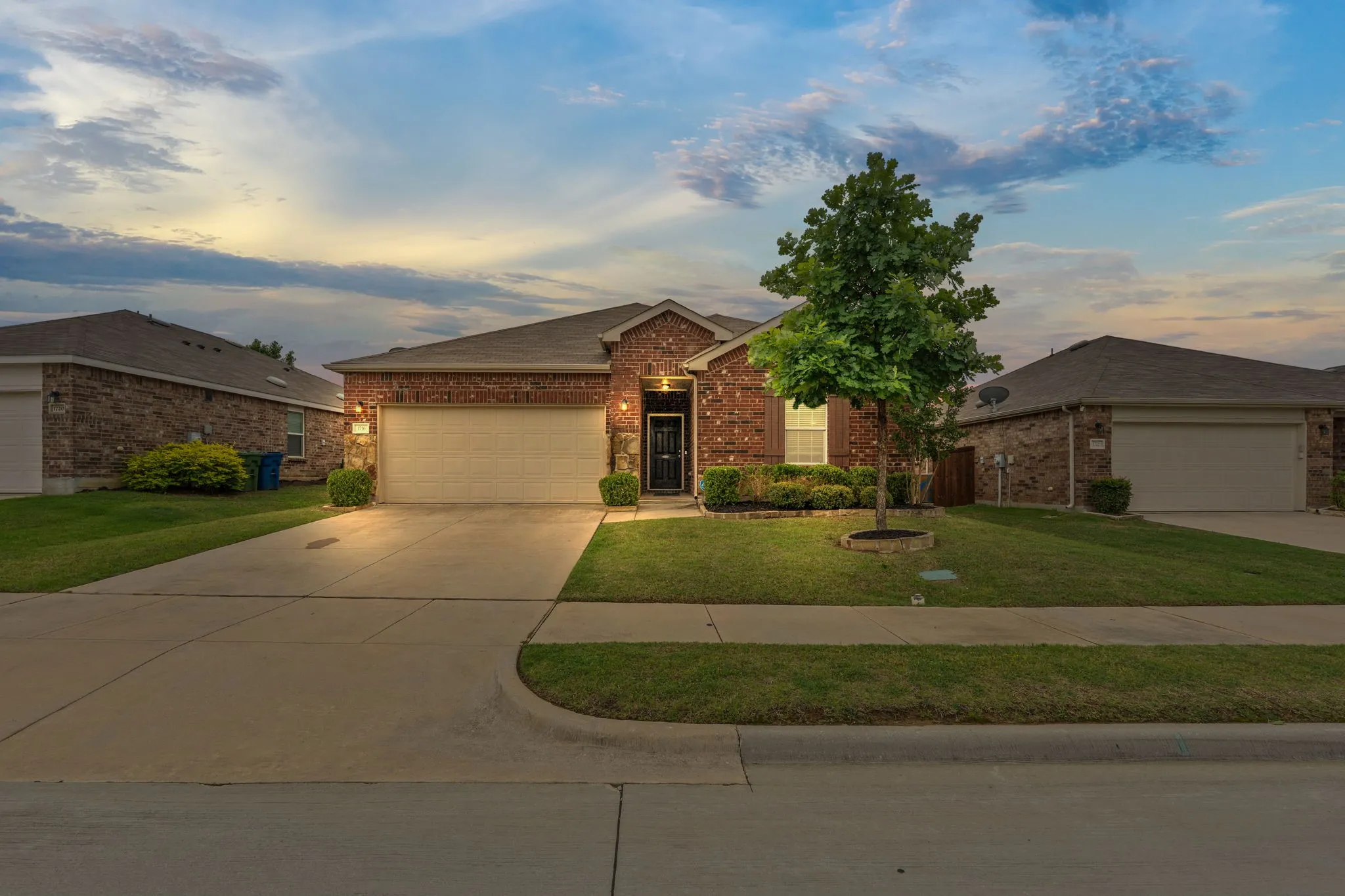 Single Family Residence For Sale in Denton County , 1716 Trace Drive, Aubrey, Texas 76227, 3 Bedroom, 2 Bathroom, 2 Garage spaces, 1,624 Sqft, built in 2017, Price $290,000, mls#21272982, Real Estate Agent in Aubrey, Homes For Sale in Denton county, Homes For Sale in Aubrey, Realtor in Aubrey Texas, Real Estate Brokerage Independent Realty Texas, Luminita Cordes Realtor