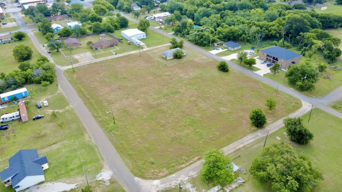 Unimproved Land For Sale in Navarro County , Lots 3-5 Elm St, Blooming Grove, Texas 76626, 0, 0, Garage spaces, 0 Sqft, built in 0, mls#21274544, Real Estate Agent in Blooming Grove, Homes For Sale in Navarro county, Homes For Sale in Blooming Grove, Realtor in Blooming Grove Texas, Real Estate Brokerage Independent Realty Texas, Luminita Cordes Realtor