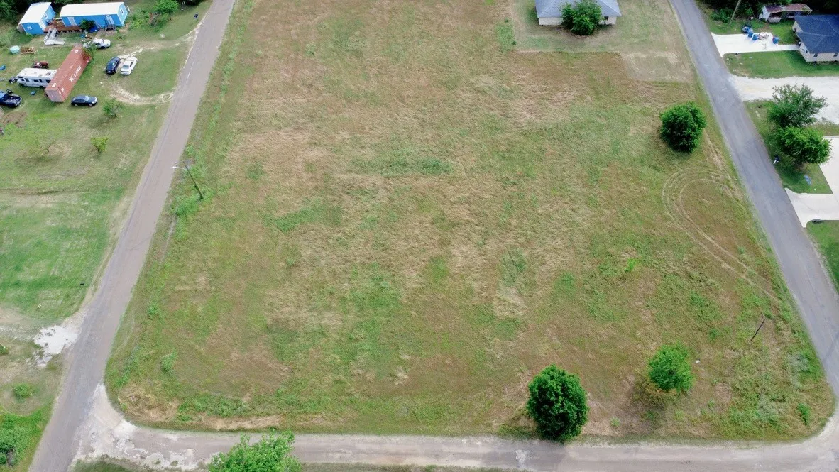 Unimproved Land For Sale in Navarro County , Lots 3-5 Elm St, Blooming Grove, Texas 76626, 0, 0, Garage spaces, 0 Sqft, built in 0, mls#21274544, Real Estate Agent in Blooming Grove, Homes For Sale in Navarro county, Homes For Sale in Blooming Grove, Realtor in Blooming Grove Texas, Real Estate Brokerage Independent Realty Texas, Luminita Cordes Realtor
