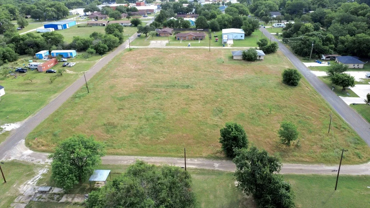 Unimproved Land For Sale in Navarro County , Lots 3-5 Elm St, Blooming Grove, Texas 76626, 0, 0, Garage spaces, 0 Sqft, built in 0, mls#21274544, Real Estate Agent in Blooming Grove, Homes For Sale in Navarro county, Homes For Sale in Blooming Grove, Realtor in Blooming Grove Texas, Real Estate Brokerage Independent Realty Texas, Luminita Cordes Realtor
