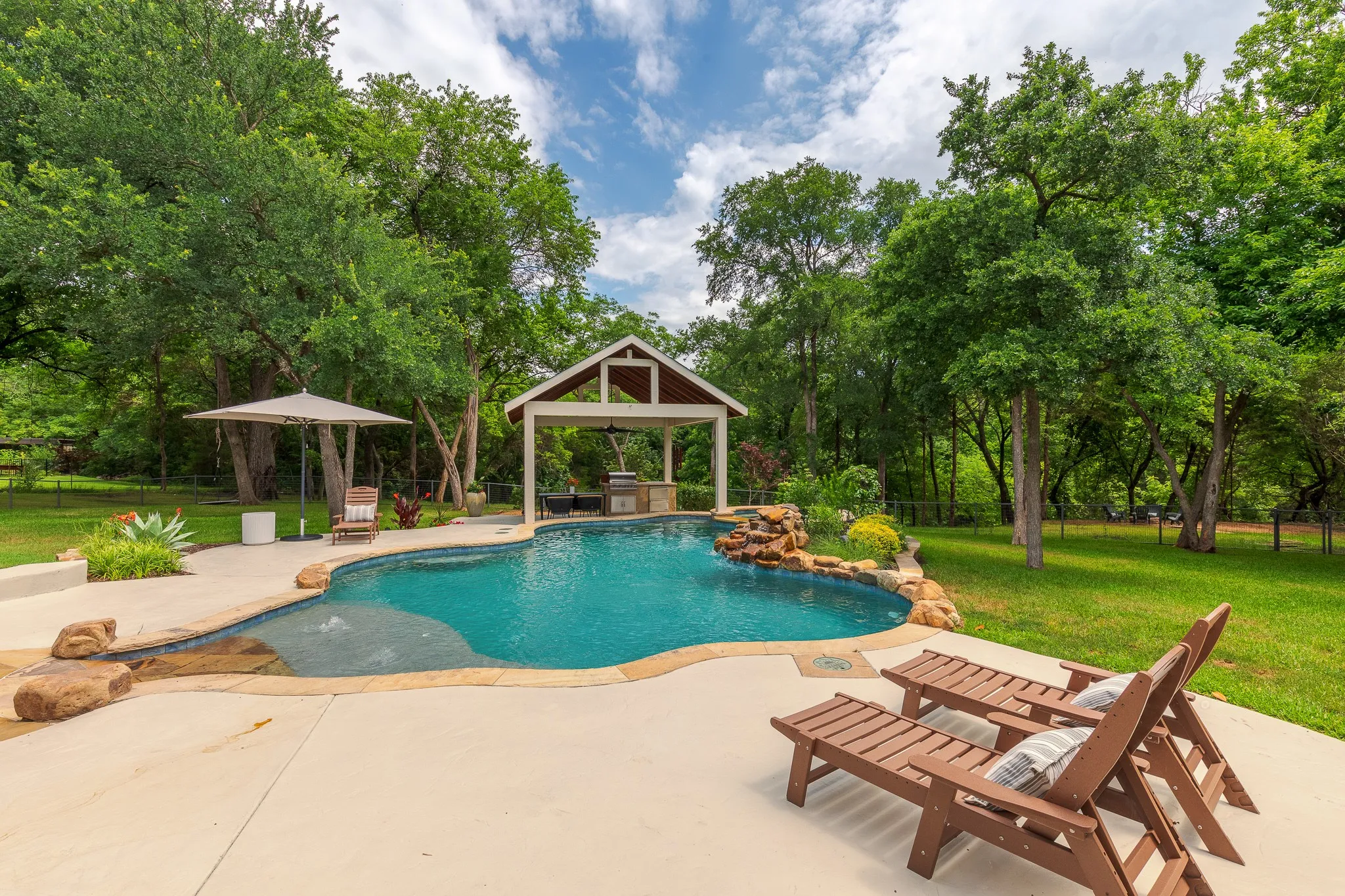 Single Family Residence For Sale in Collin County , 1860 Mary Lee Lane, Lucas, Texas 75002, 6 Bedrooms, 5 Bathrooms, 3 Garage spaces, 5,399 Sqft, built in 2001, Price $2,500,000, mls#21274843, Real Estate Agent in Lucas, Homes For Sale in Collin county, Homes For Sale in Lucas, Realtor in Lucas Texas, Real Estate Brokerage Independent Realty Texas, Luminita Cordes Realtor
