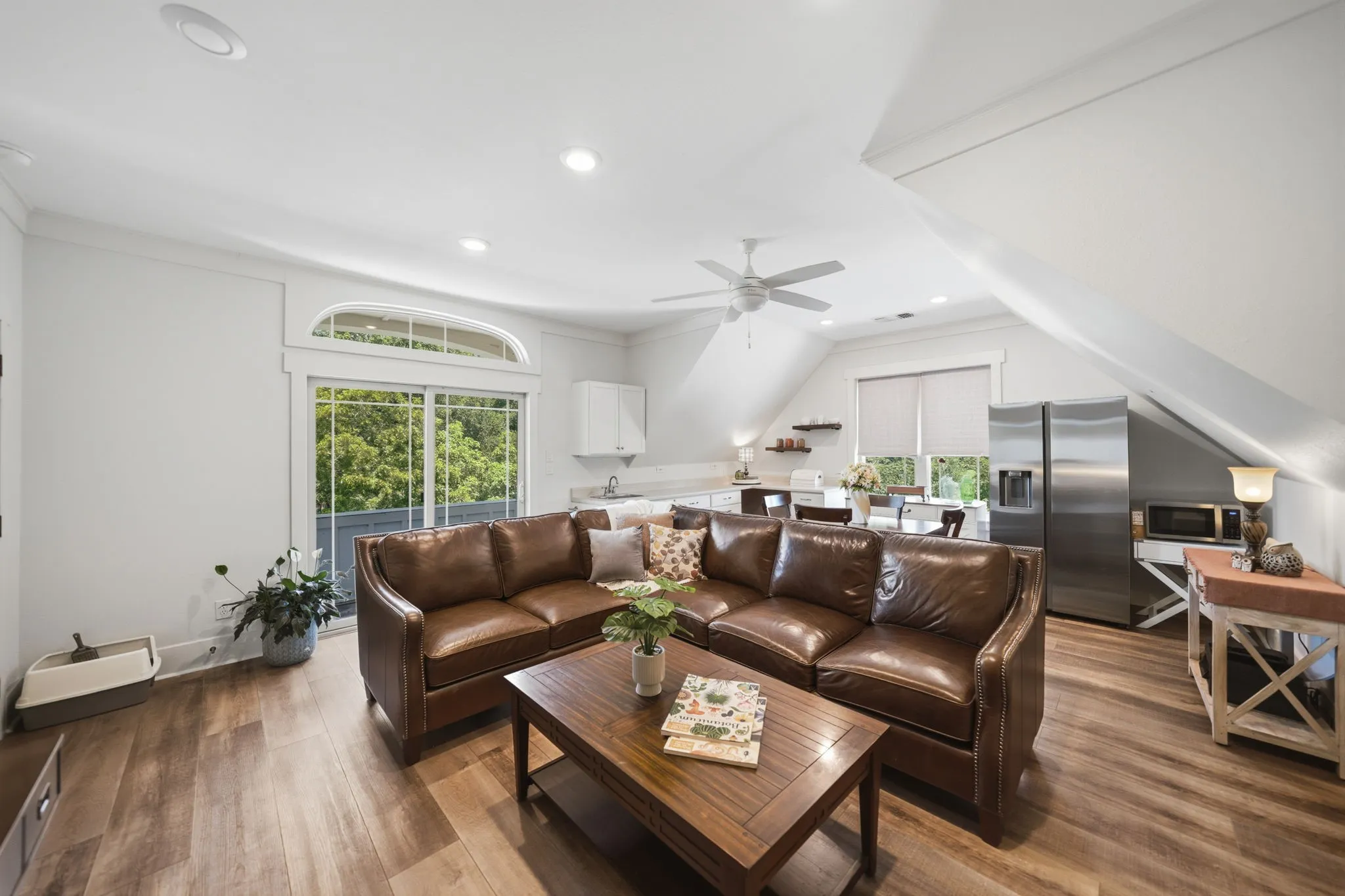 Single Family Residence For Sale in Collin County , 1860 Mary Lee Lane, Lucas, Texas 75002, 6 Bedrooms, 5 Bathrooms, 3 Garage spaces, 5,399 Sqft, built in 2001, Price $2,500,000, mls#21274843, Real Estate Agent in Lucas, Homes For Sale in Collin county, Homes For Sale in Lucas, Realtor in Lucas Texas, Real Estate Brokerage Independent Realty Texas, Luminita Cordes Realtor