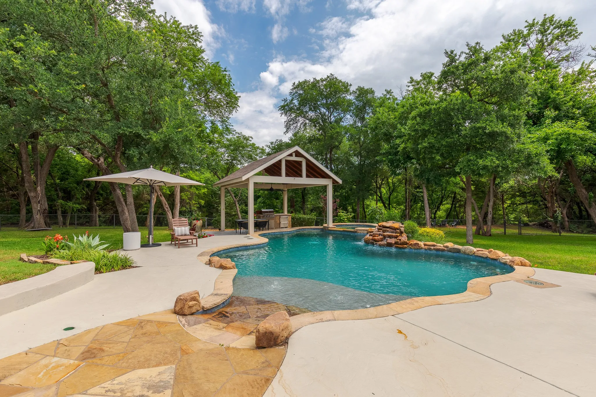 Single Family Residence For Sale in Collin County , 1860 Mary Lee Lane, Lucas, Texas 75002, 6 Bedrooms, 5 Bathrooms, 3 Garage spaces, 5,399 Sqft, built in 2001, Price $2,500,000, mls#21274843, Real Estate Agent in Lucas, Homes For Sale in Collin county, Homes For Sale in Lucas, Realtor in Lucas Texas, Real Estate Brokerage Independent Realty Texas, Luminita Cordes Realtor