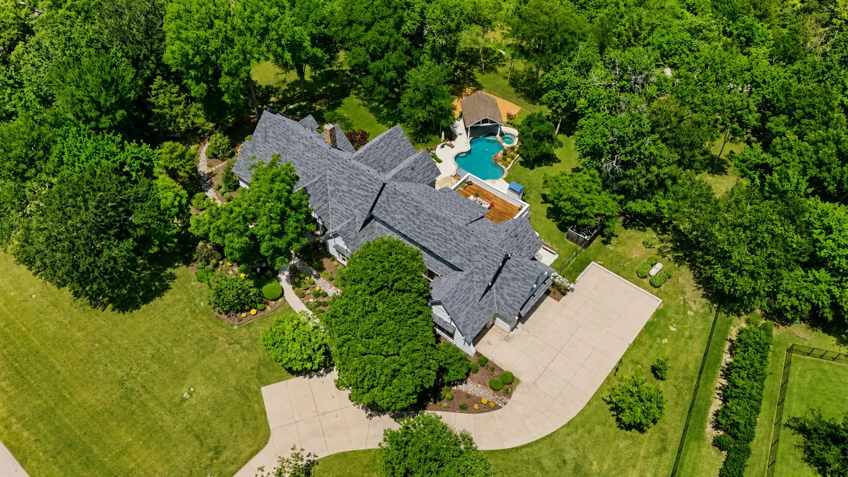 Single Family Residence For Sale in Collin County , 1860 Mary Lee Lane, Lucas, Texas 75002, 6 Bedrooms, 5 Bathrooms, 3 Garage spaces, 5,399 Sqft, built in 2001, Price $2,500,000, mls#21274843, Real Estate Agent in Lucas, Homes For Sale in Collin county, Homes For Sale in Lucas, Realtor in Lucas Texas, Real Estate Brokerage Independent Realty Texas, Luminita Cordes Realtor