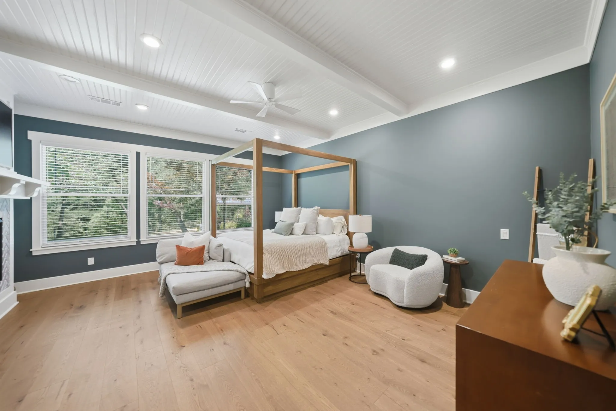 Single Family Residence For Sale in Collin County , 1860 Mary Lee Lane, Lucas, Texas 75002, 6 Bedrooms, 5 Bathrooms, 3 Garage spaces, 5,399 Sqft, built in 2001, Price $2,500,000, mls#21274843, Real Estate Agent in Lucas, Homes For Sale in Collin county, Homes For Sale in Lucas, Realtor in Lucas Texas, Real Estate Brokerage Independent Realty Texas, Luminita Cordes Realtor