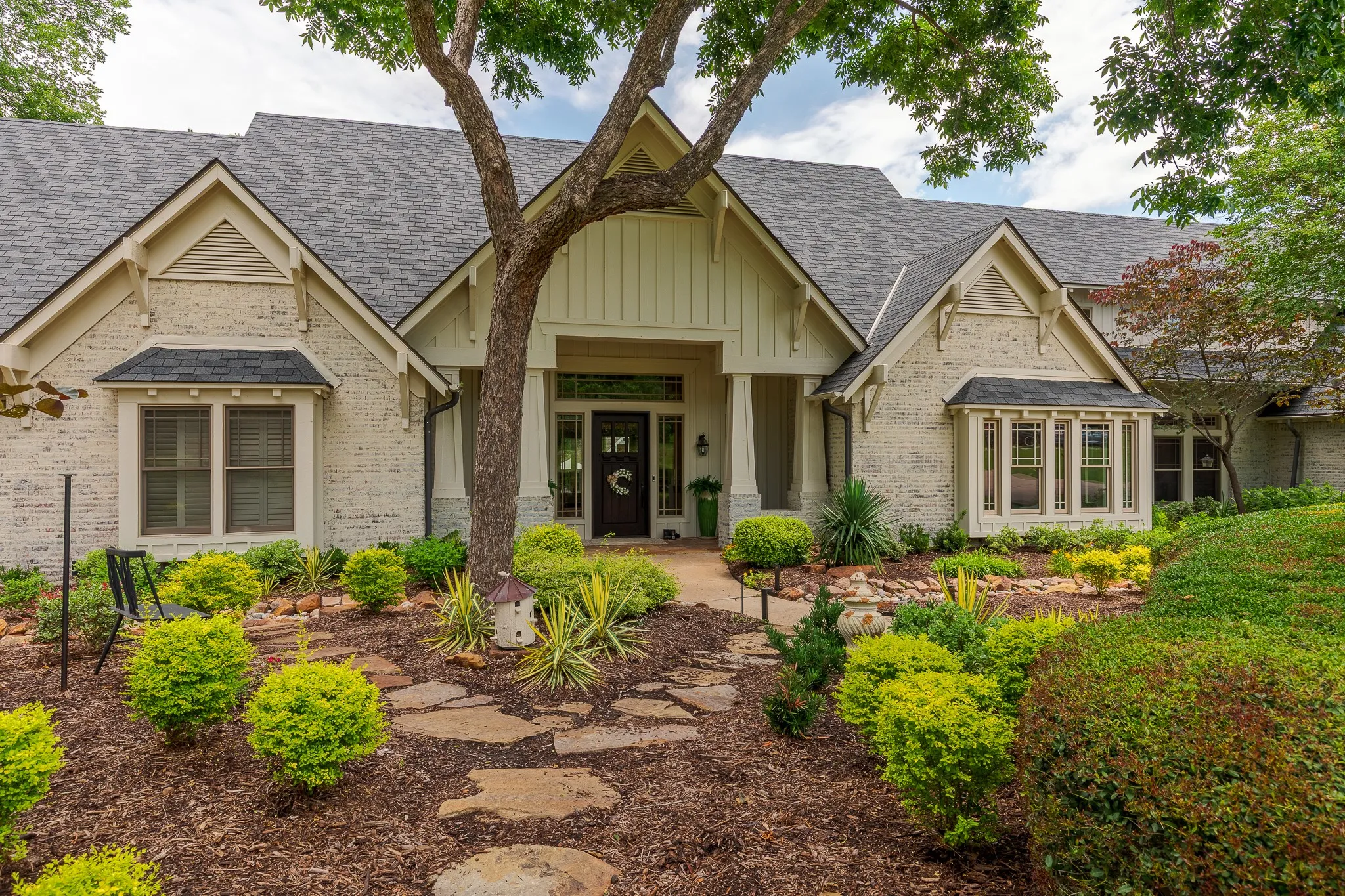 Single Family Residence For Sale in Collin County , 1860 Mary Lee Lane, Lucas, Texas 75002, 6 Bedrooms, 5 Bathrooms, 3 Garage spaces, 5,399 Sqft, built in 2001, Price $2,500,000, mls#21274843, Real Estate Agent in Lucas, Homes For Sale in Collin county, Homes For Sale in Lucas, Realtor in Lucas Texas, Real Estate Brokerage Independent Realty Texas, Luminita Cordes Realtor