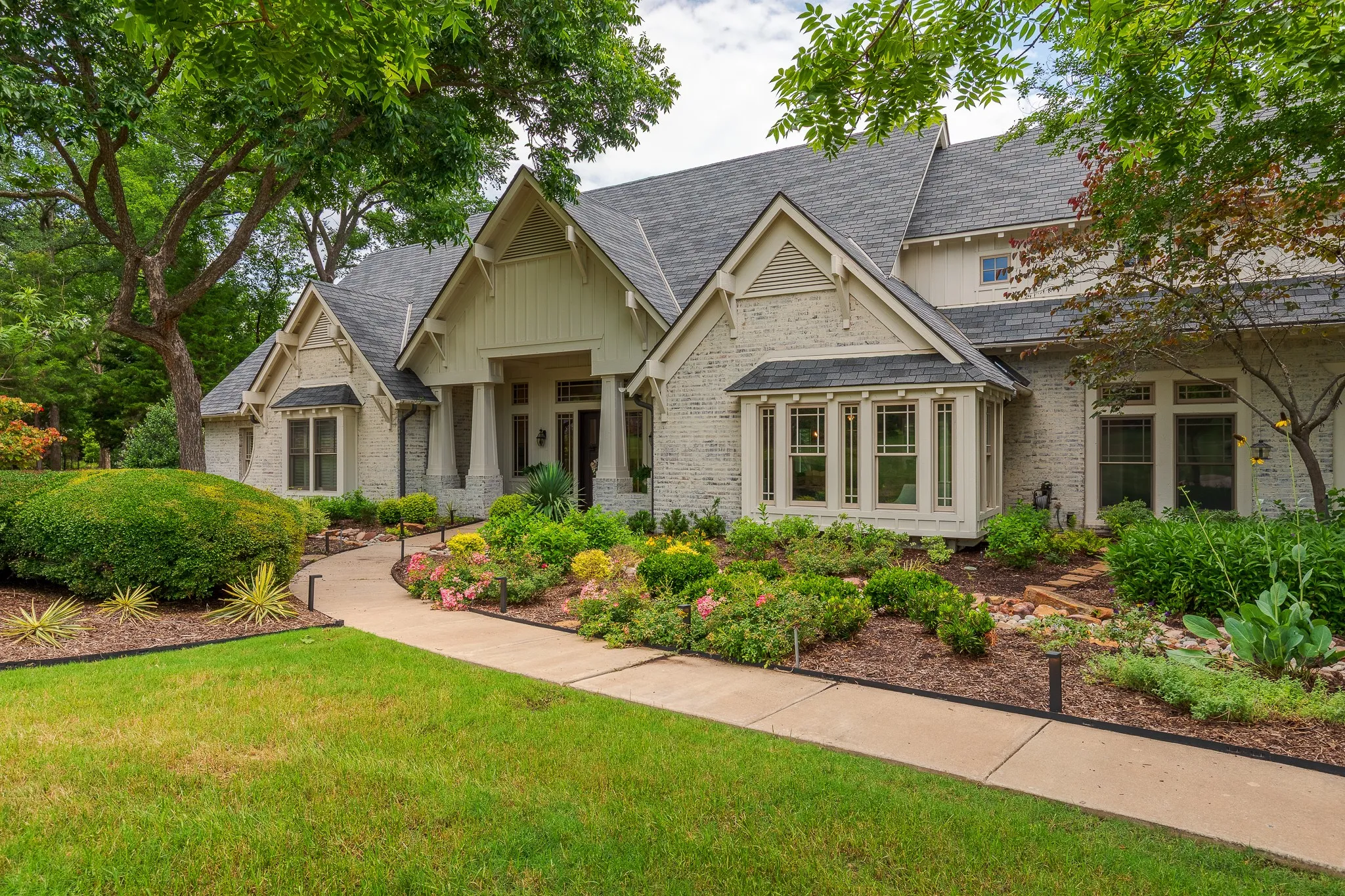 Single Family Residence For Sale in Collin County , 1860 Mary Lee Lane, Lucas, Texas 75002, 6 Bedrooms, 5 Bathrooms, 3 Garage spaces, 5,399 Sqft, built in 2001, Price $2,500,000, mls#21274843, Real Estate Agent in Lucas, Homes For Sale in Collin county, Homes For Sale in Lucas, Realtor in Lucas Texas, Real Estate Brokerage Independent Realty Texas, Luminita Cordes Realtor