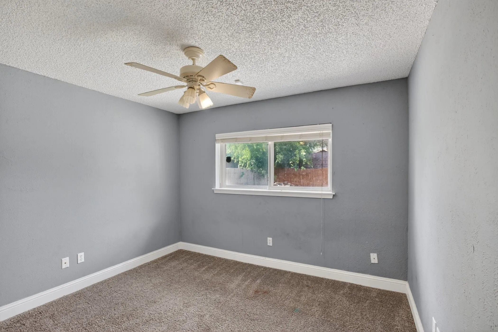 Single Family Residence For Sale in Tarrant County , 7333 Misty Meadow Drive S, Fort Worth, Texas 76133, 3 Bedrooms, 2 Bathrooms, 2 Garage spaces, 1,538 Sqft, built in 1979, Price $219,000, mls#21273433, Real Estate Agent in Fort Worth, Homes For Sale in Tarrant county, Homes For Sale in Fort Worth, Realtor in Fort Worth Texas, Real Estate Brokerage Independent Realty Texas, Luminita Cordes Realtor