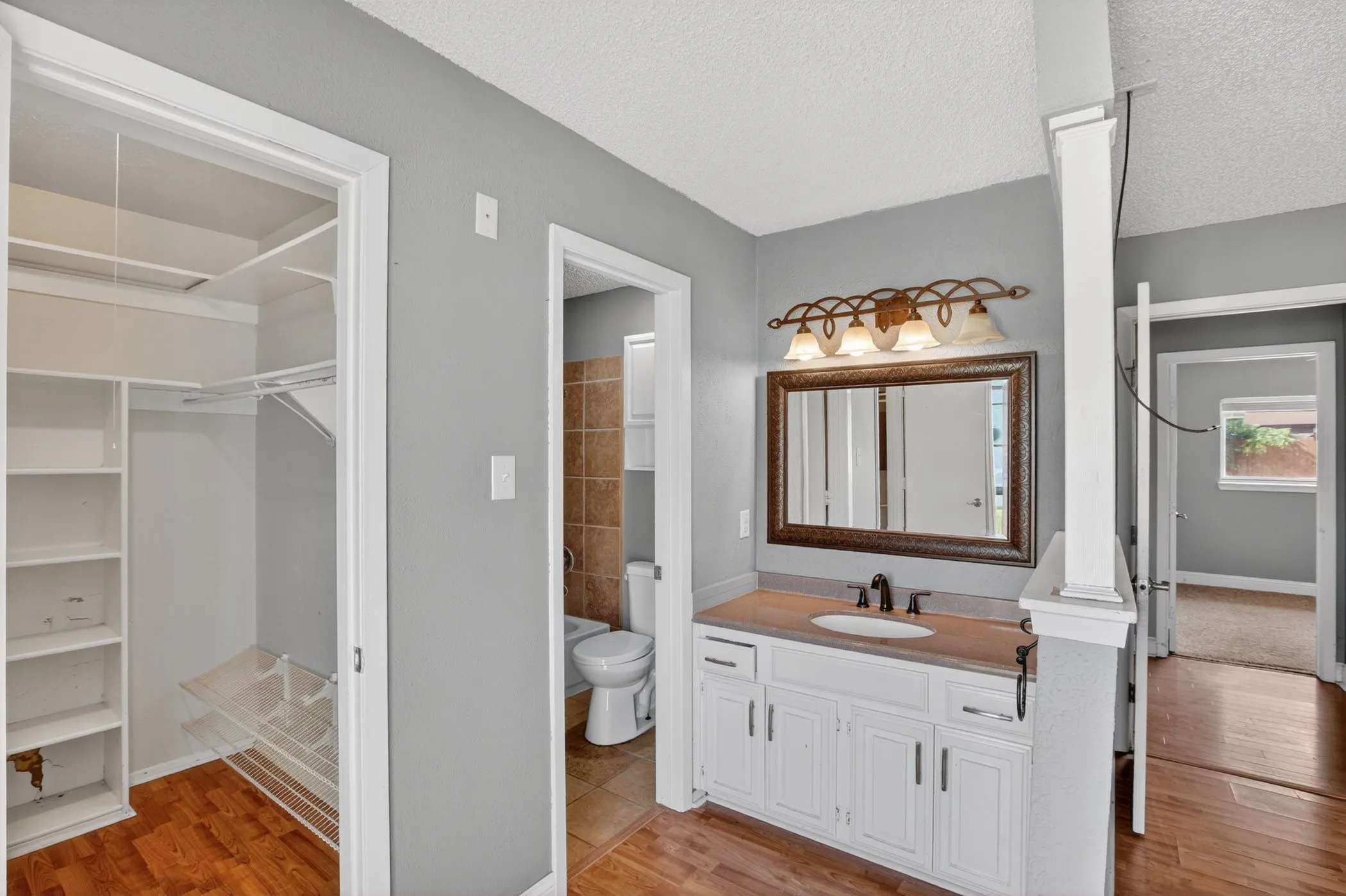 Single Family Residence For Sale in Tarrant County , 7333 Misty Meadow Drive S, Fort Worth, Texas 76133, 3 Bedrooms, 2 Bathrooms, 2 Garage spaces, 1,538 Sqft, built in 1979, Price $219,000, mls#21273433, Real Estate Agent in Fort Worth, Homes For Sale in Tarrant county, Homes For Sale in Fort Worth, Realtor in Fort Worth Texas, Real Estate Brokerage Independent Realty Texas, Luminita Cordes Realtor