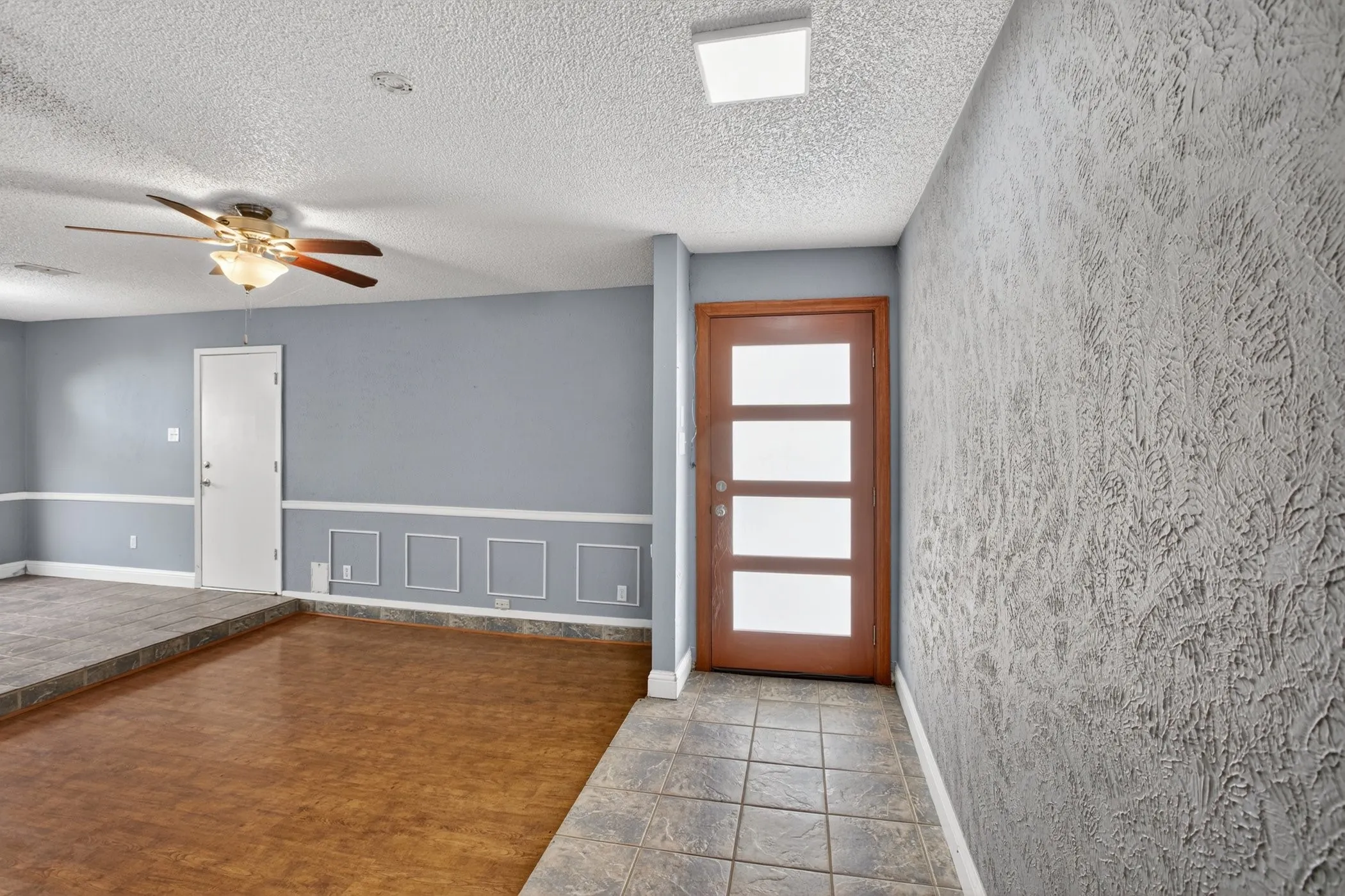 Single Family Residence For Sale in Tarrant County , 7333 Misty Meadow Drive S, Fort Worth, Texas 76133, 3 Bedrooms, 2 Bathrooms, 2 Garage spaces, 1,538 Sqft, built in 1979, Price $219,000, mls#21273433, Real Estate Agent in Fort Worth, Homes For Sale in Tarrant county, Homes For Sale in Fort Worth, Realtor in Fort Worth Texas, Real Estate Brokerage Independent Realty Texas, Luminita Cordes Realtor