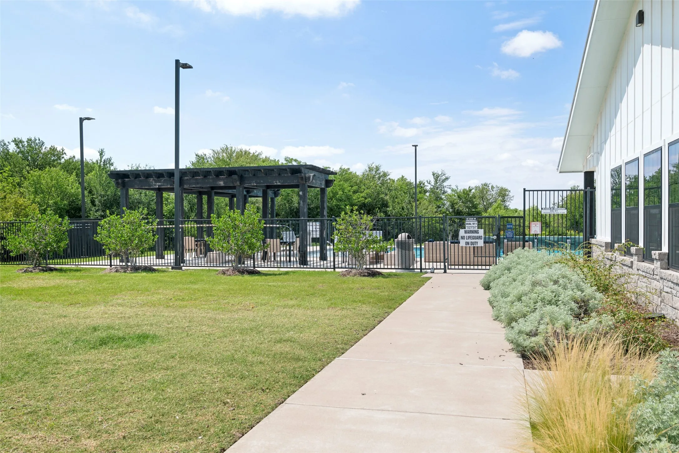 Single Family Residence For Sale in Collin County , 805 Isabel Street, Celina, Texas 75009, 4 Bedrooms, 4 Bathrooms, 2 Garage spaces, 2,662 Sqft, built in 2023, Price $567,000, mls#21266696, Real Estate Agent in Celina, Homes For Sale in Collin county, Homes For Sale in Celina, Realtor in Celina Texas, Real Estate Brokerage Independent Realty Texas, Luminita Cordes Realtor
