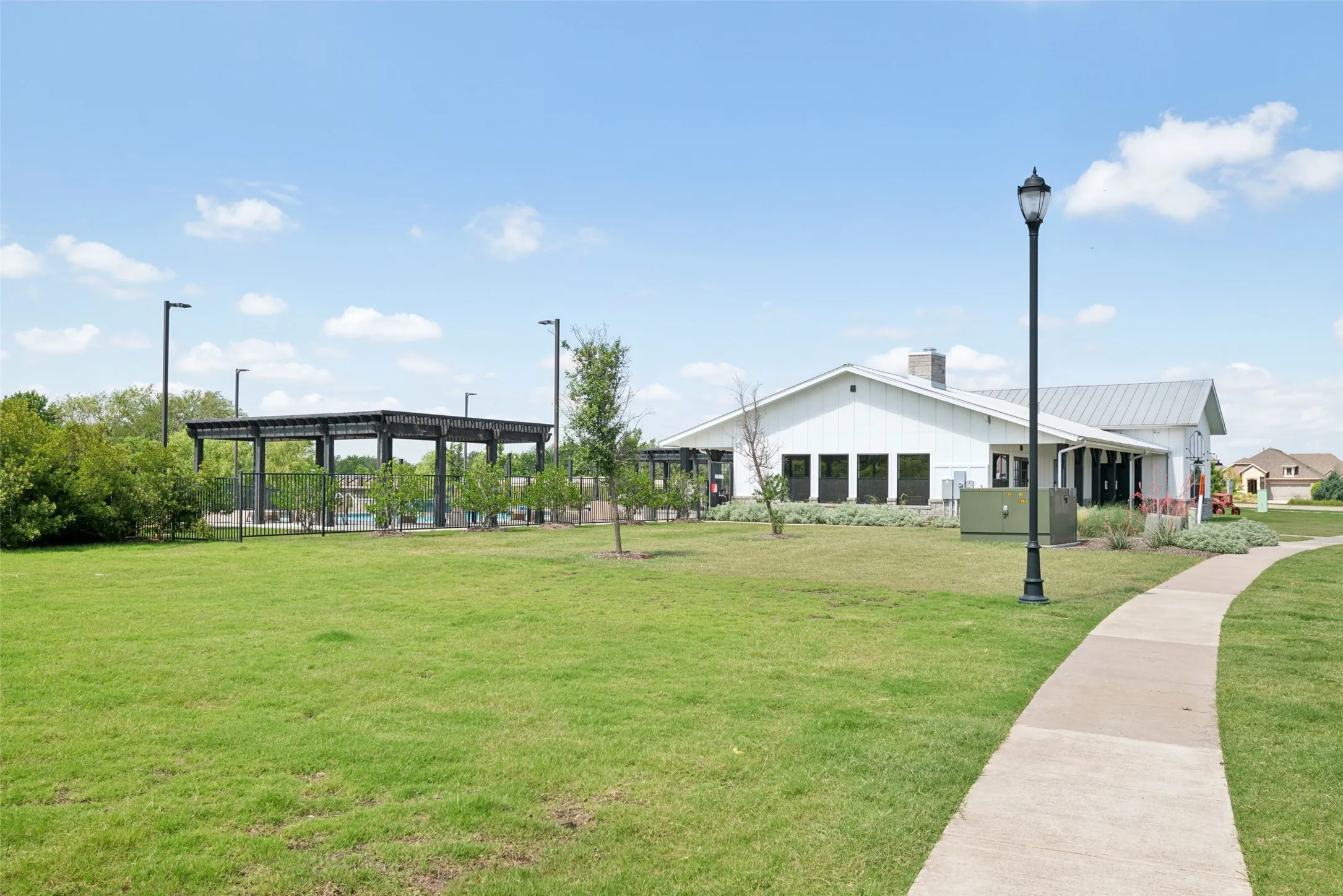 Single Family Residence For Sale in Collin County , 805 Isabel Street, Celina, Texas 75009, 4 Bedrooms, 4 Bathrooms, 2 Garage spaces, 2,662 Sqft, built in 2023, Price $567,000, mls#21266696, Real Estate Agent in Celina, Homes For Sale in Collin county, Homes For Sale in Celina, Realtor in Celina Texas, Real Estate Brokerage Independent Realty Texas, Luminita Cordes Realtor