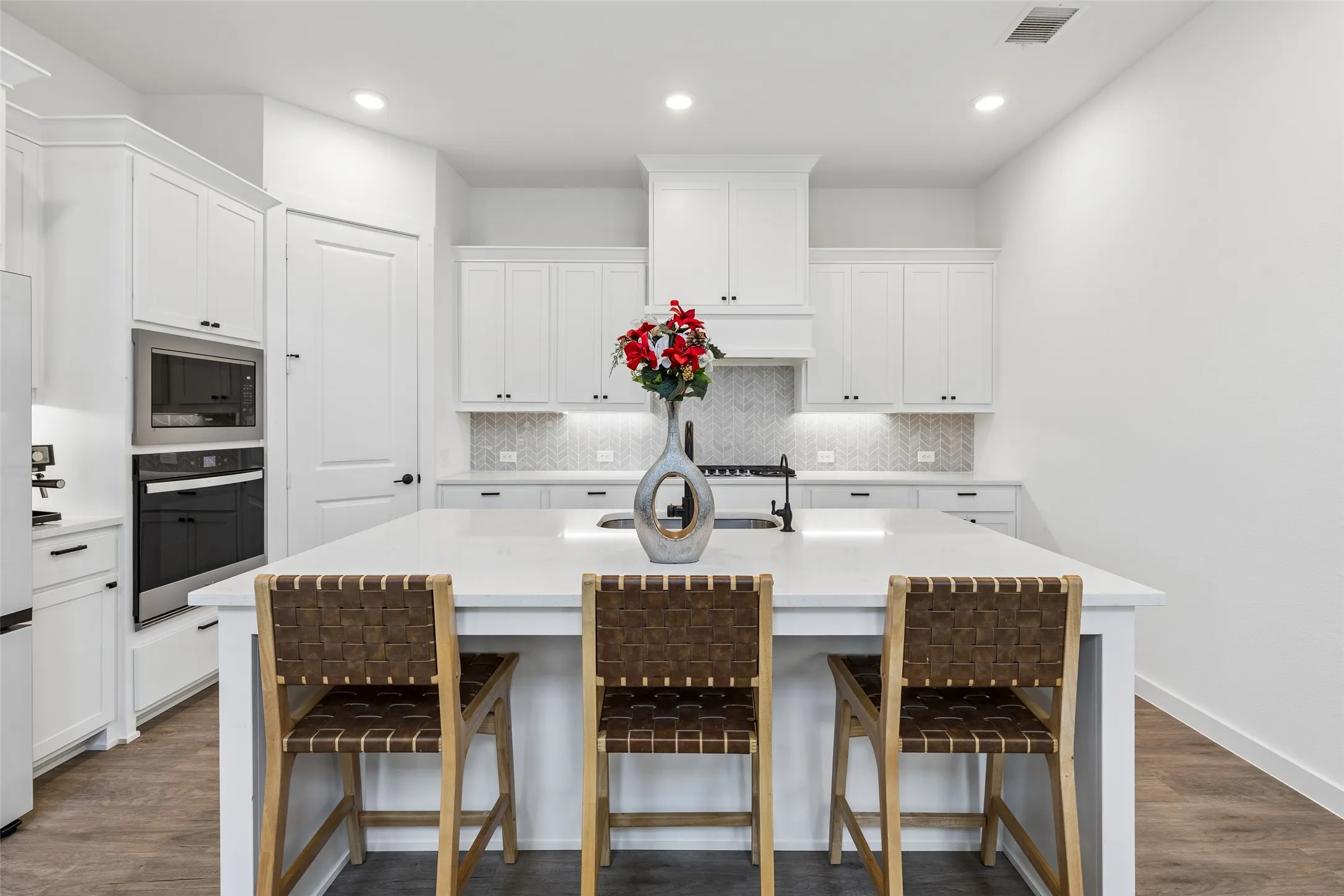 Single Family Residence For Sale in Collin County , 805 Isabel Street, Celina, Texas 75009, 4 Bedrooms, 4 Bathrooms, 2 Garage spaces, 2,662 Sqft, built in 2023, Price $567,000, mls#21266696, Real Estate Agent in Celina, Homes For Sale in Collin county, Homes For Sale in Celina, Realtor in Celina Texas, Real Estate Brokerage Independent Realty Texas, Luminita Cordes Realtor
