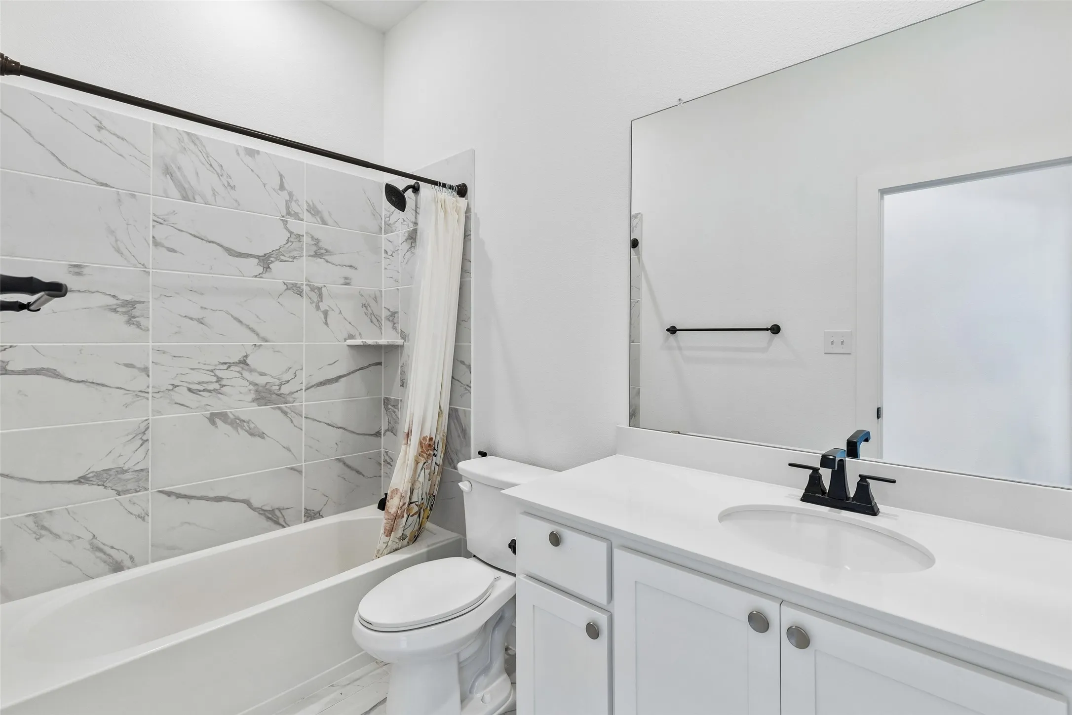 Single Family Residence For Sale in Collin County , 805 Isabel Street, Celina, Texas 75009, 4 Bedrooms, 4 Bathrooms, 2 Garage spaces, 2,662 Sqft, built in 2023, Price $567,000, mls#21266696, Real Estate Agent in Celina, Homes For Sale in Collin county, Homes For Sale in Celina, Realtor in Celina Texas, Real Estate Brokerage Independent Realty Texas, Luminita Cordes Realtor