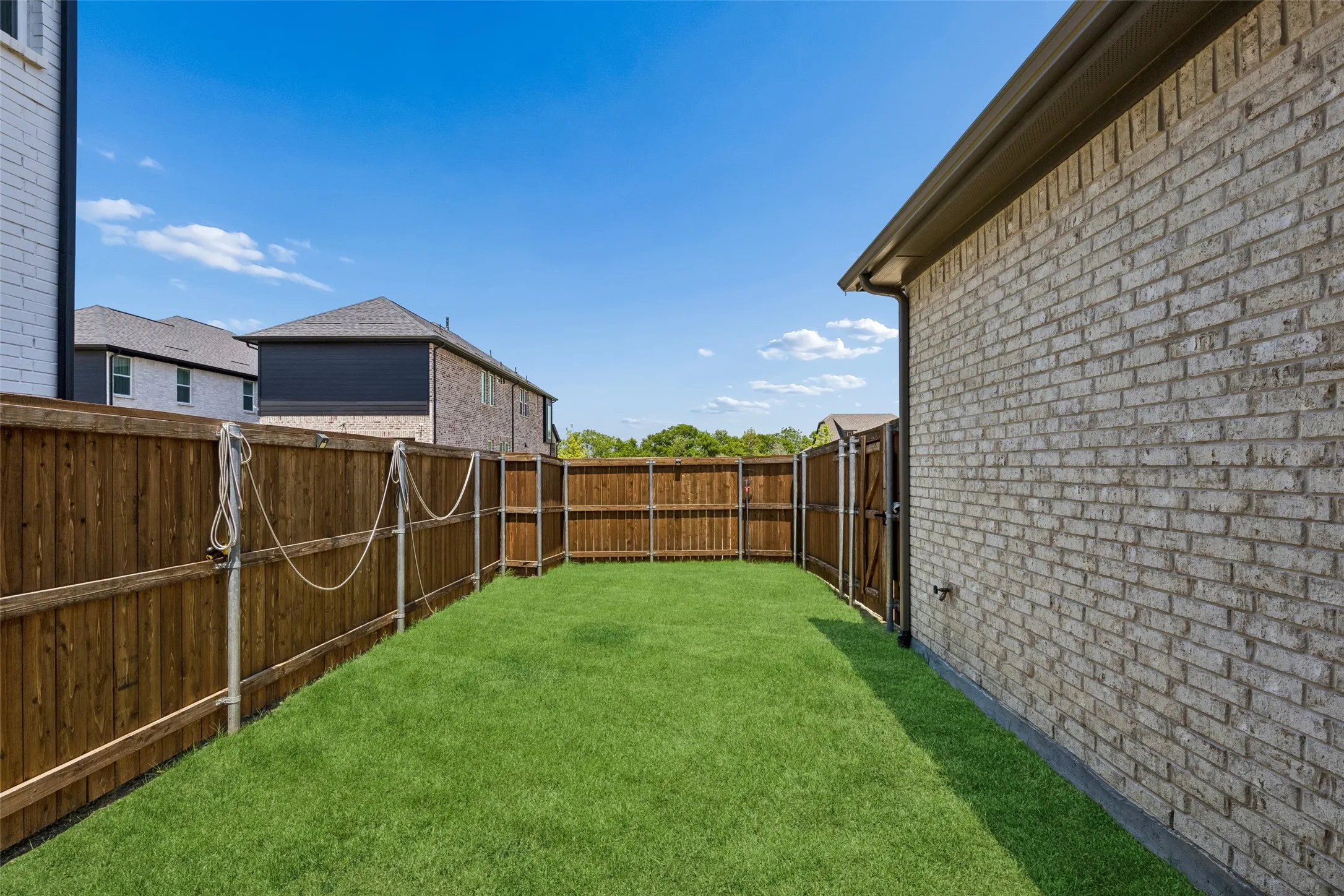 Single Family Residence For Sale in Collin County , 805 Isabel Street, Celina, Texas 75009, 4 Bedrooms, 4 Bathrooms, 2 Garage spaces, 2,662 Sqft, built in 2023, Price $567,000, mls#21266696, Real Estate Agent in Celina, Homes For Sale in Collin county, Homes For Sale in Celina, Realtor in Celina Texas, Real Estate Brokerage Independent Realty Texas, Luminita Cordes Realtor
